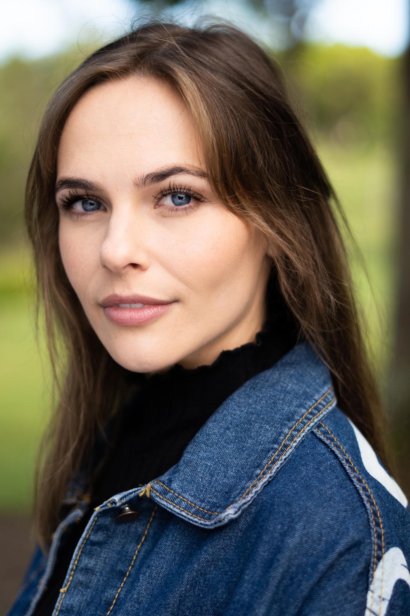 actor Claire Kavanagh large photo