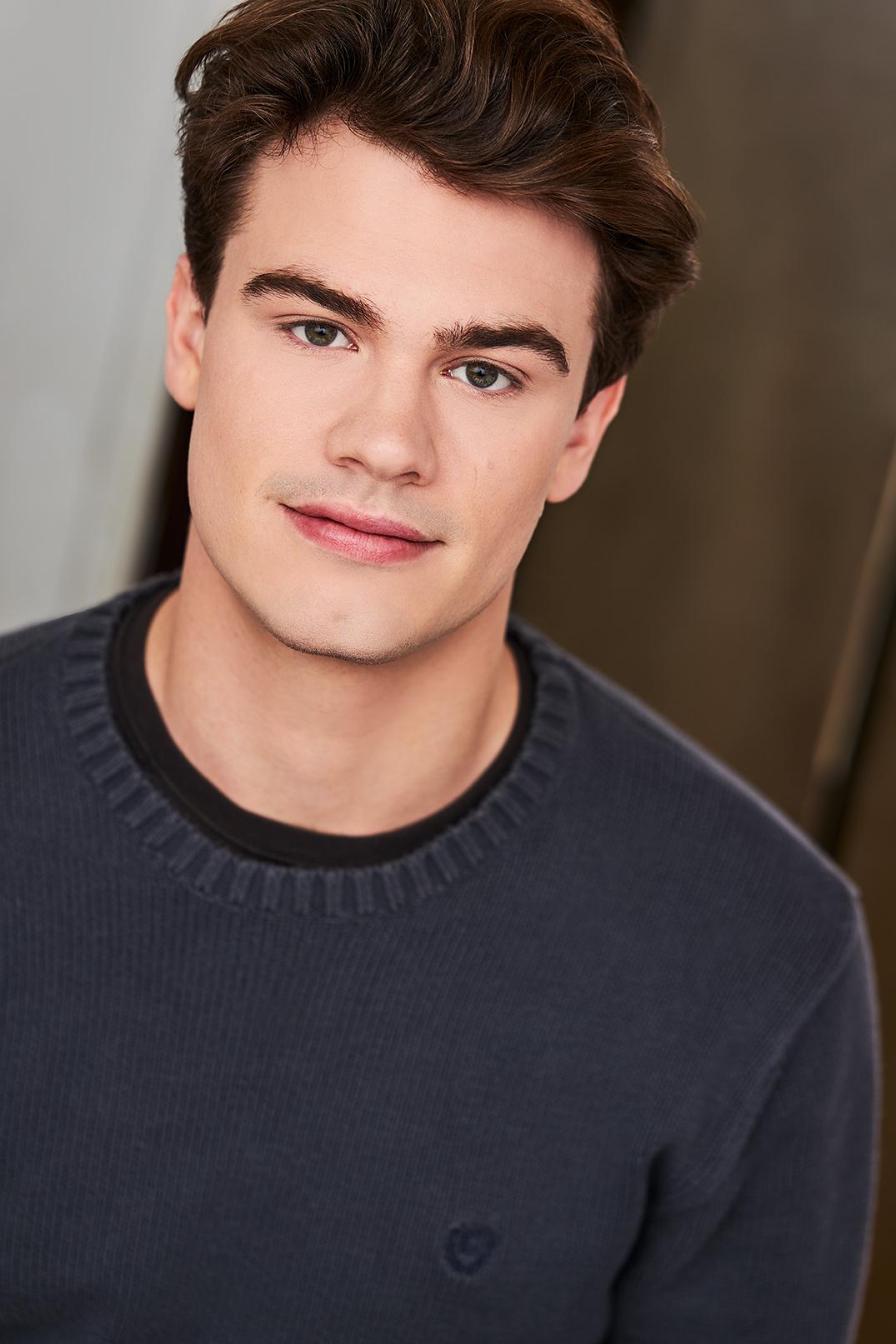 actor Liam Ouweleen large photo