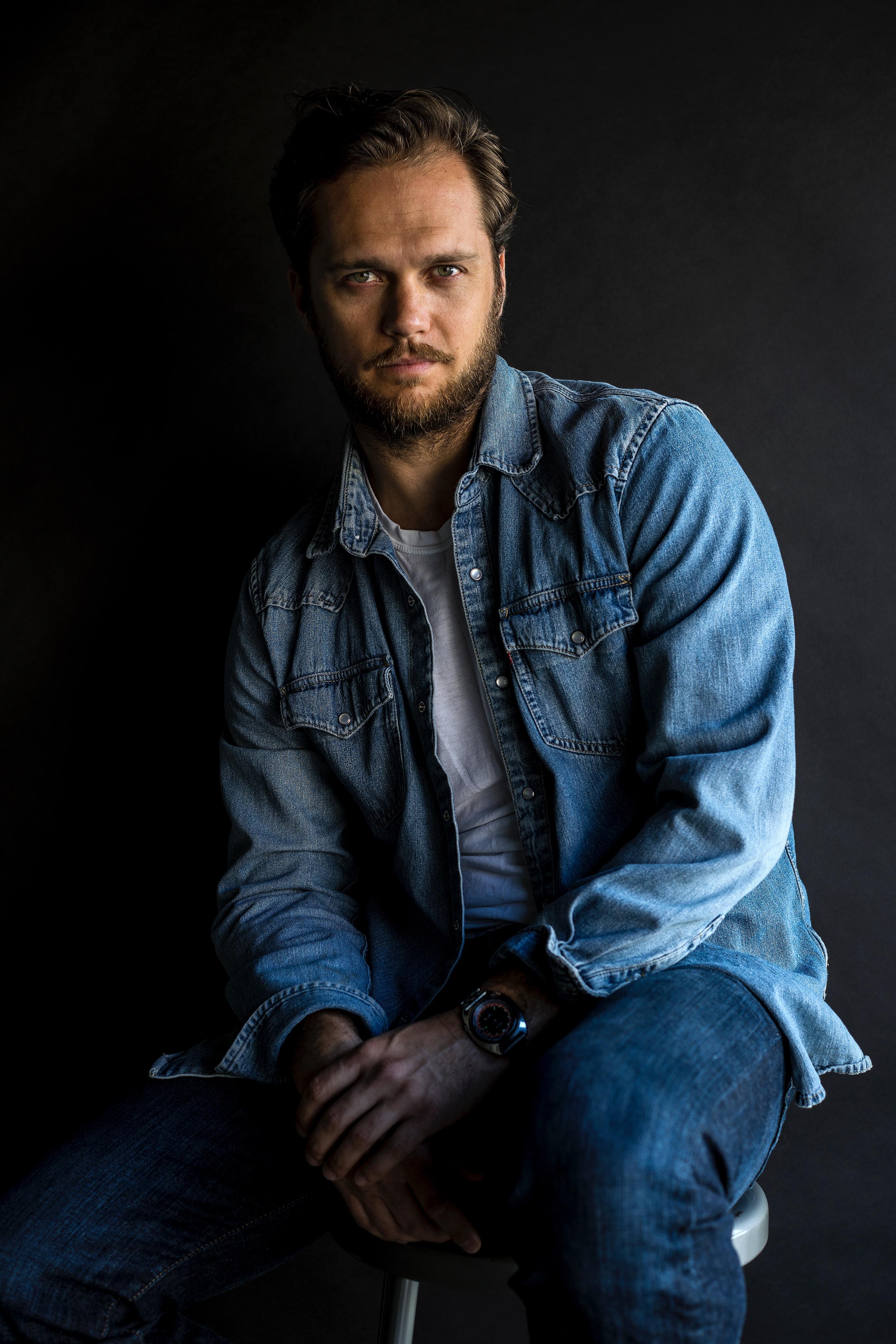 actor Lane Compton large photo