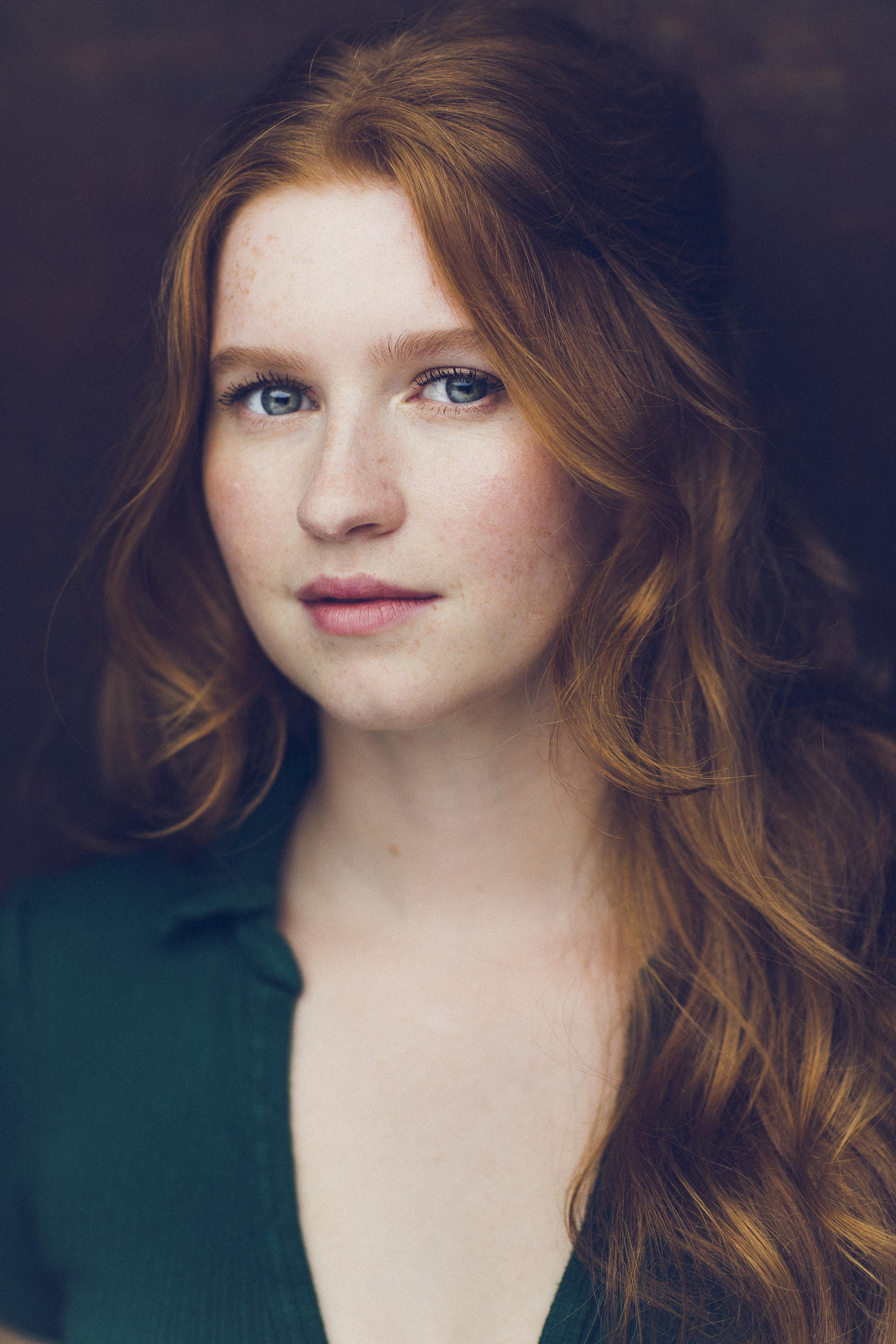 actor Poppy George large photo