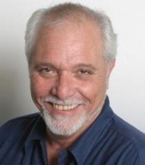 actor Tom Wyner large photo