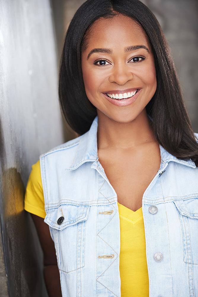 actor Ava Hill large photo