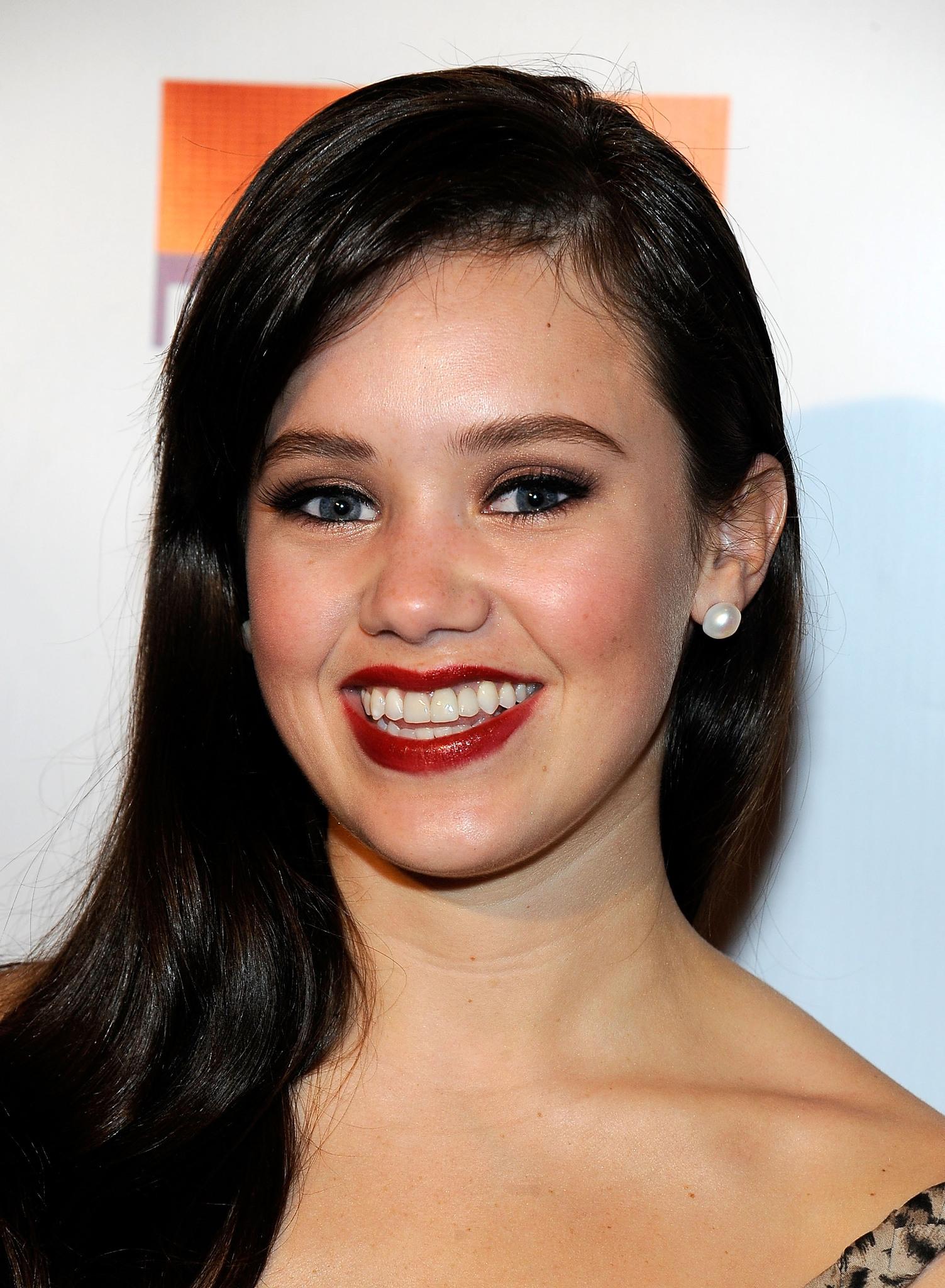 actor Allie Bertram large photo