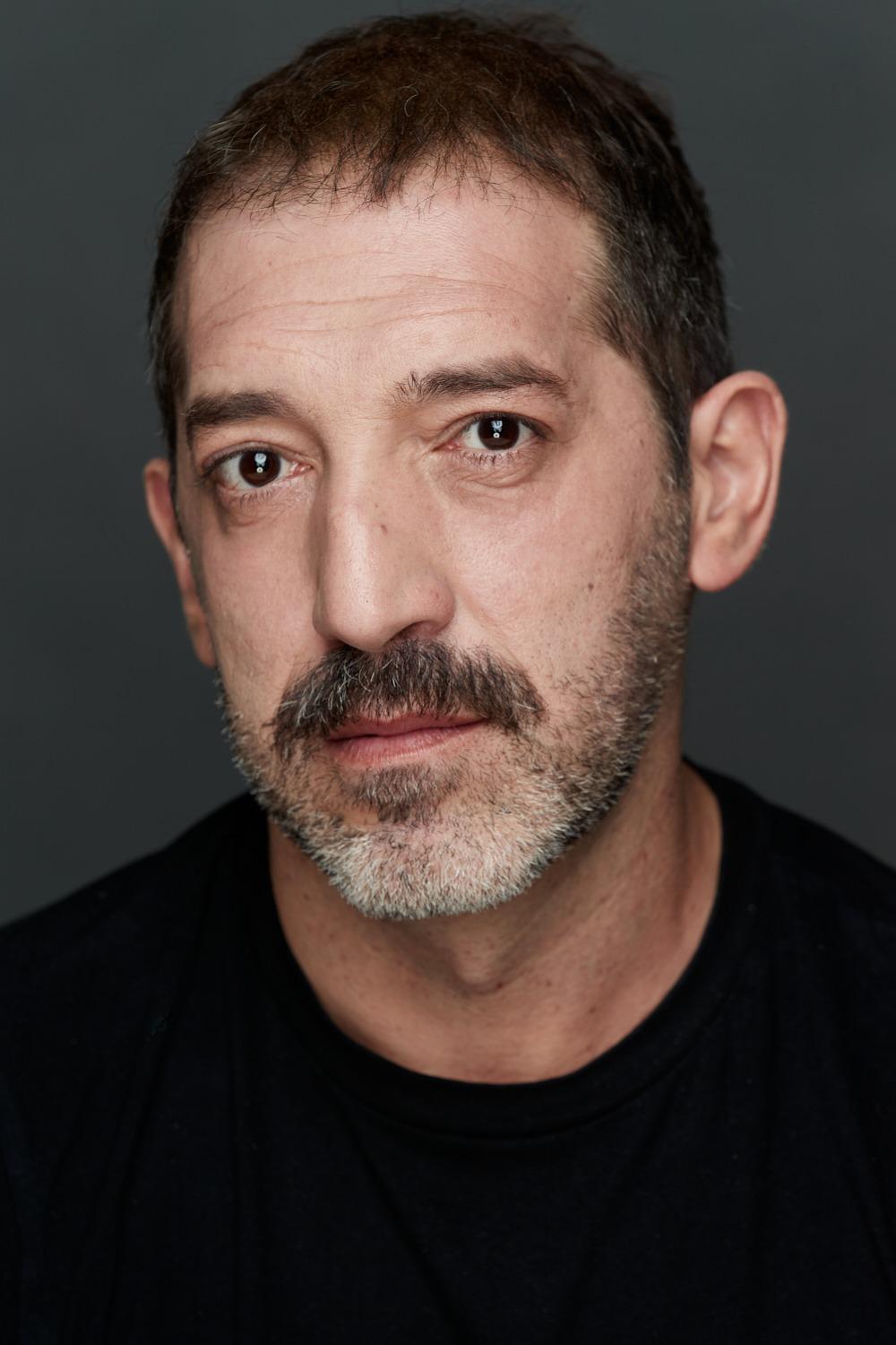 actor Juan Olivares large photo