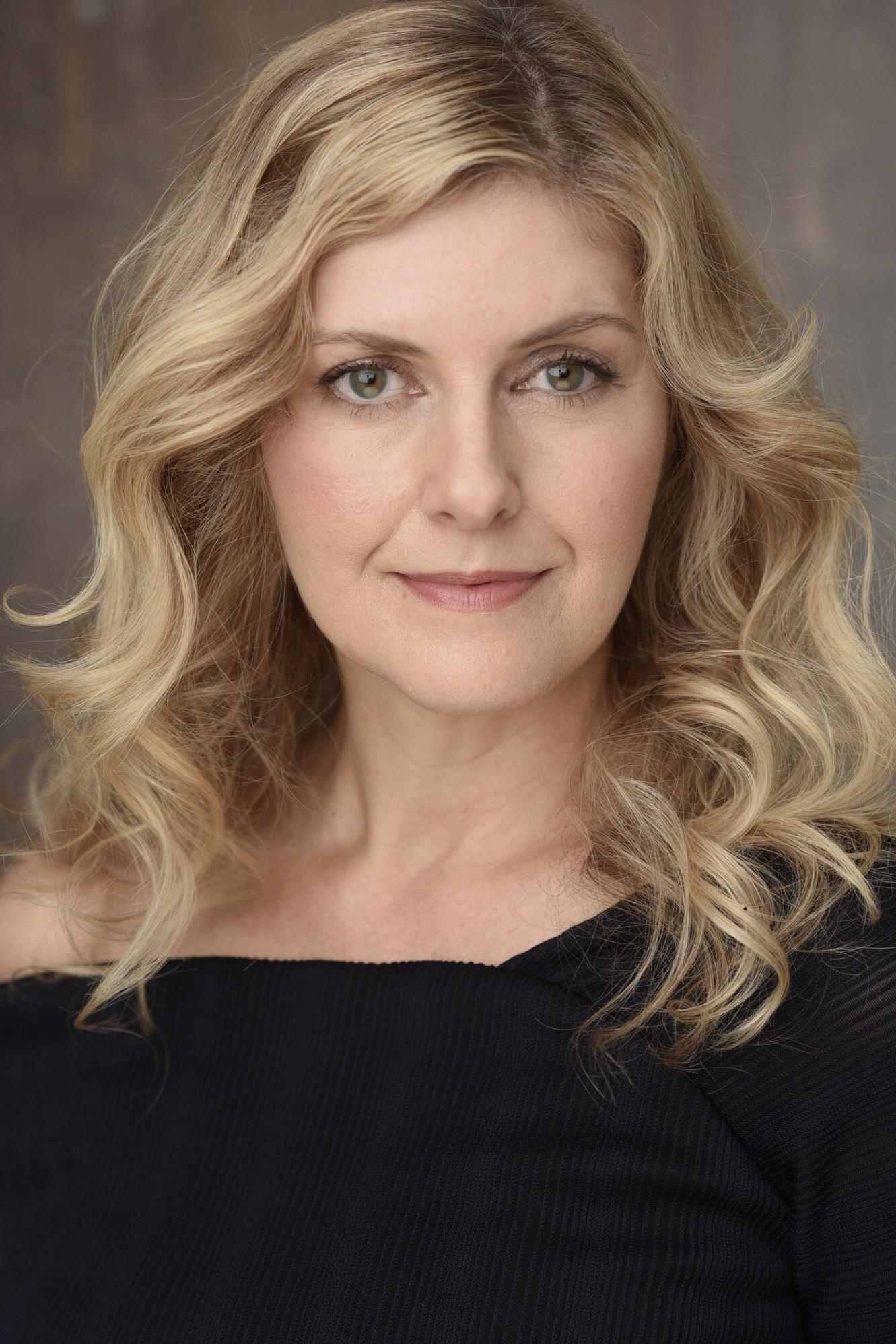 actor Ally Jones large photo