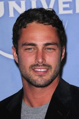 actor Taylor Kinney large photo