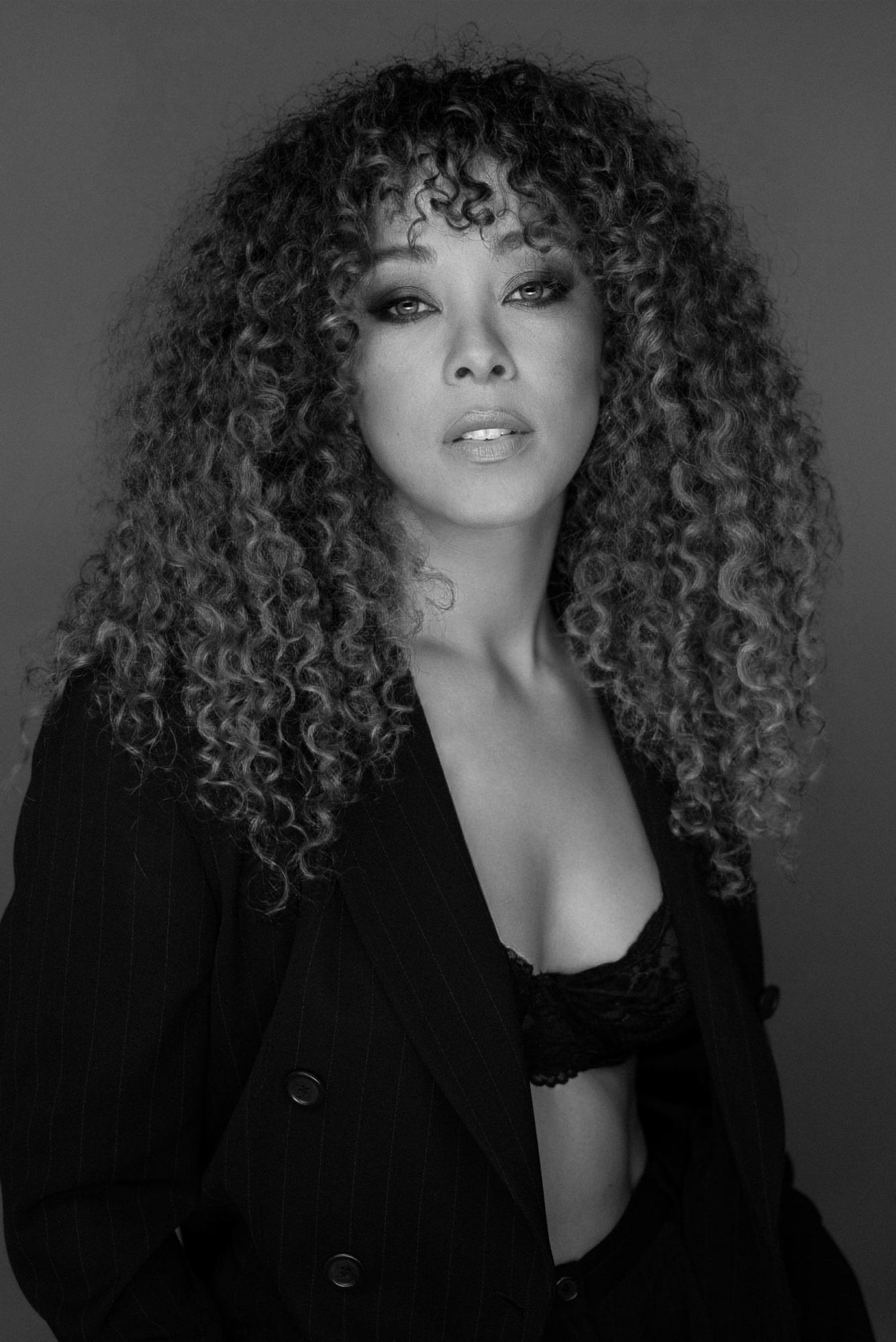 actor Chaley Rose large photo