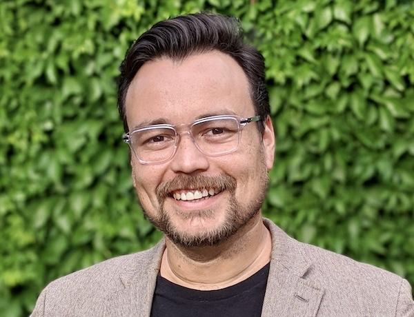 actor Guillermo Herrera-Valencia large photo