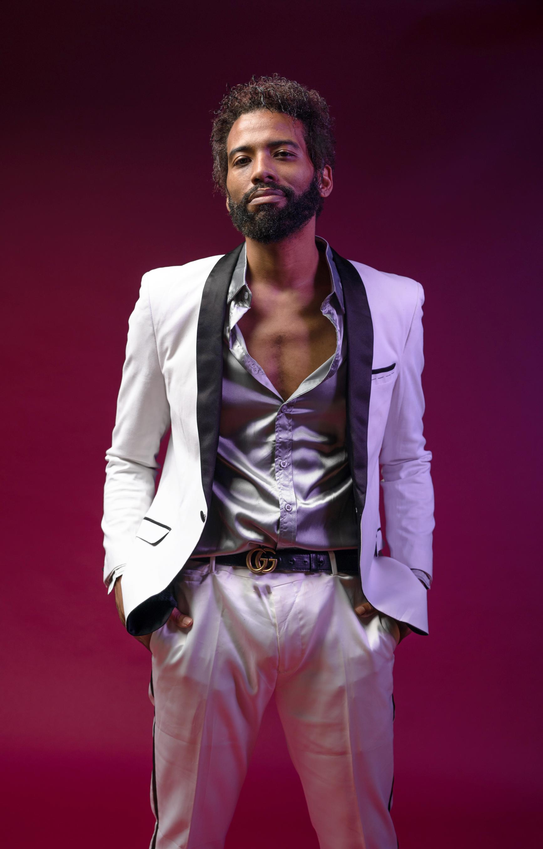 actor Kelvin Taylor large photo