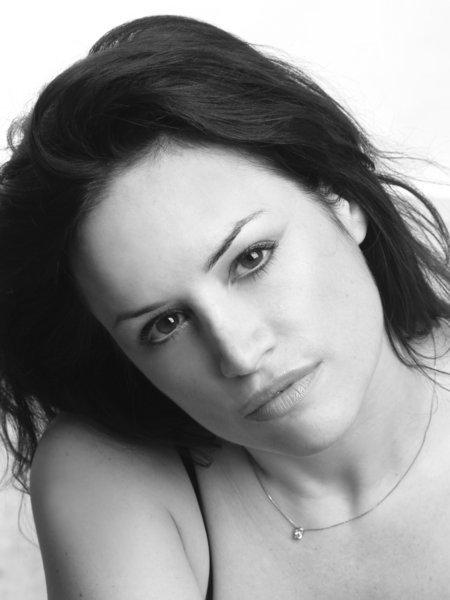 actor Michelle Esclapez large photo