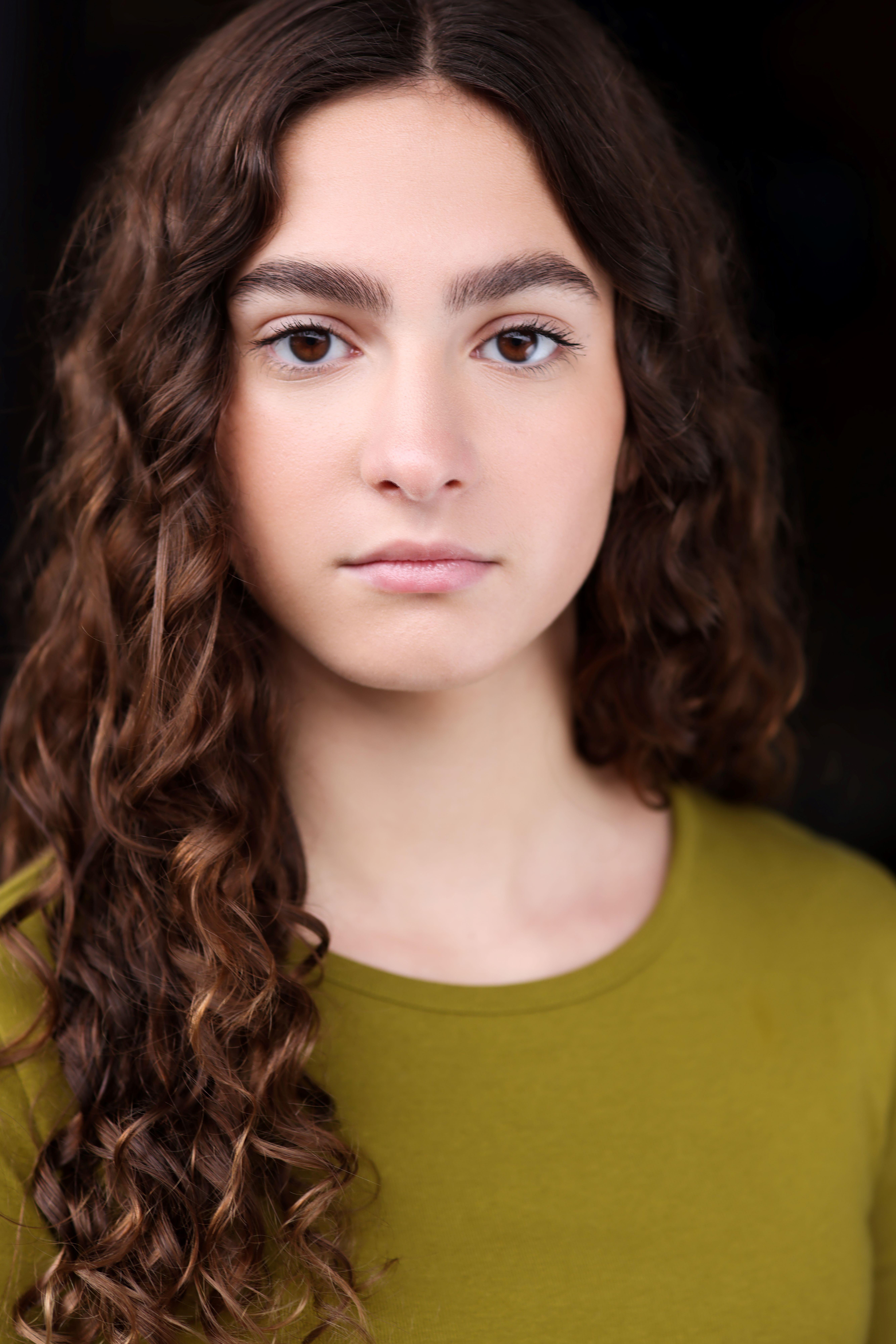 actor Ariella Mossey large photo