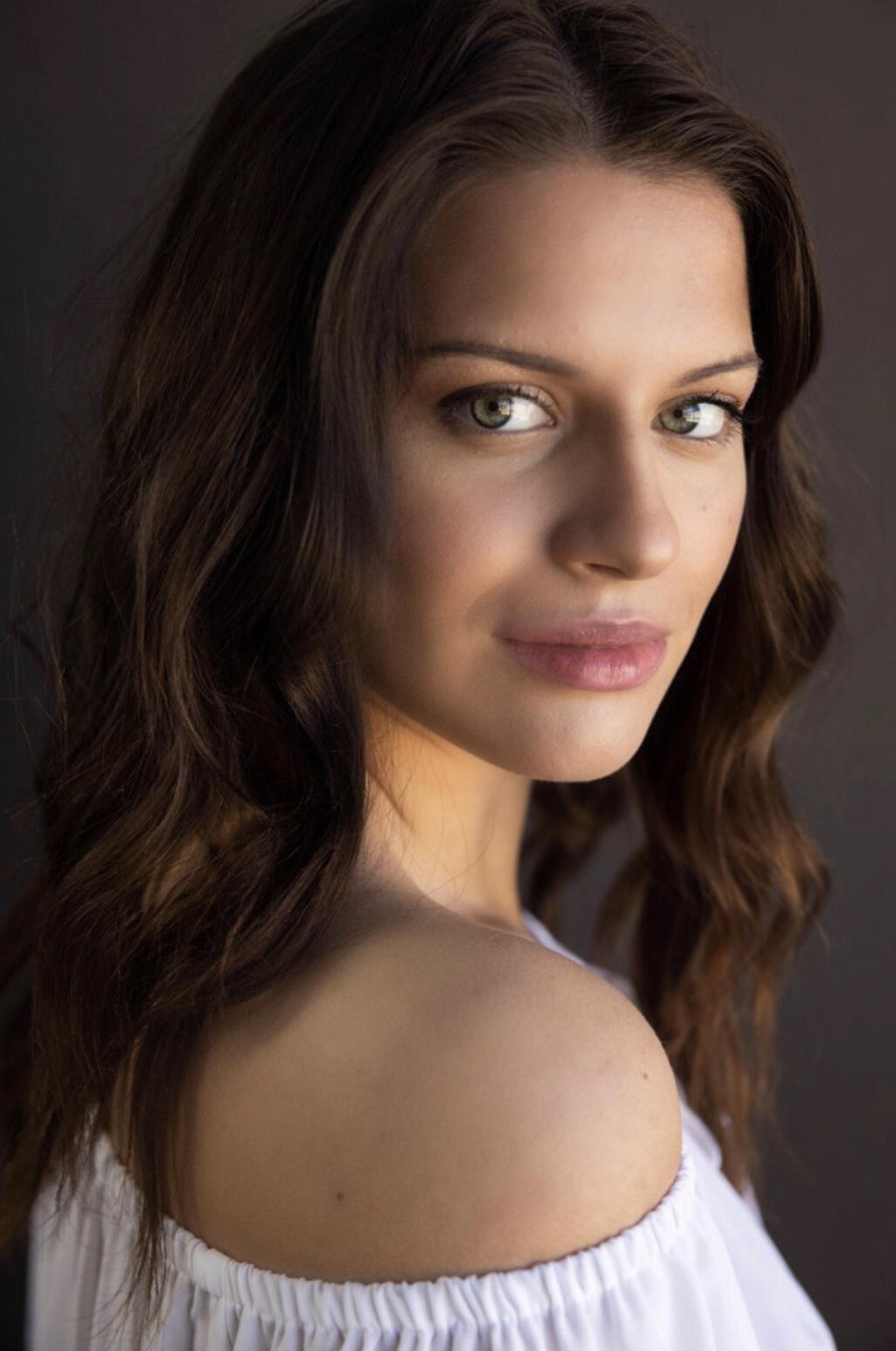 actor Brittany Jo Alvarado large photo