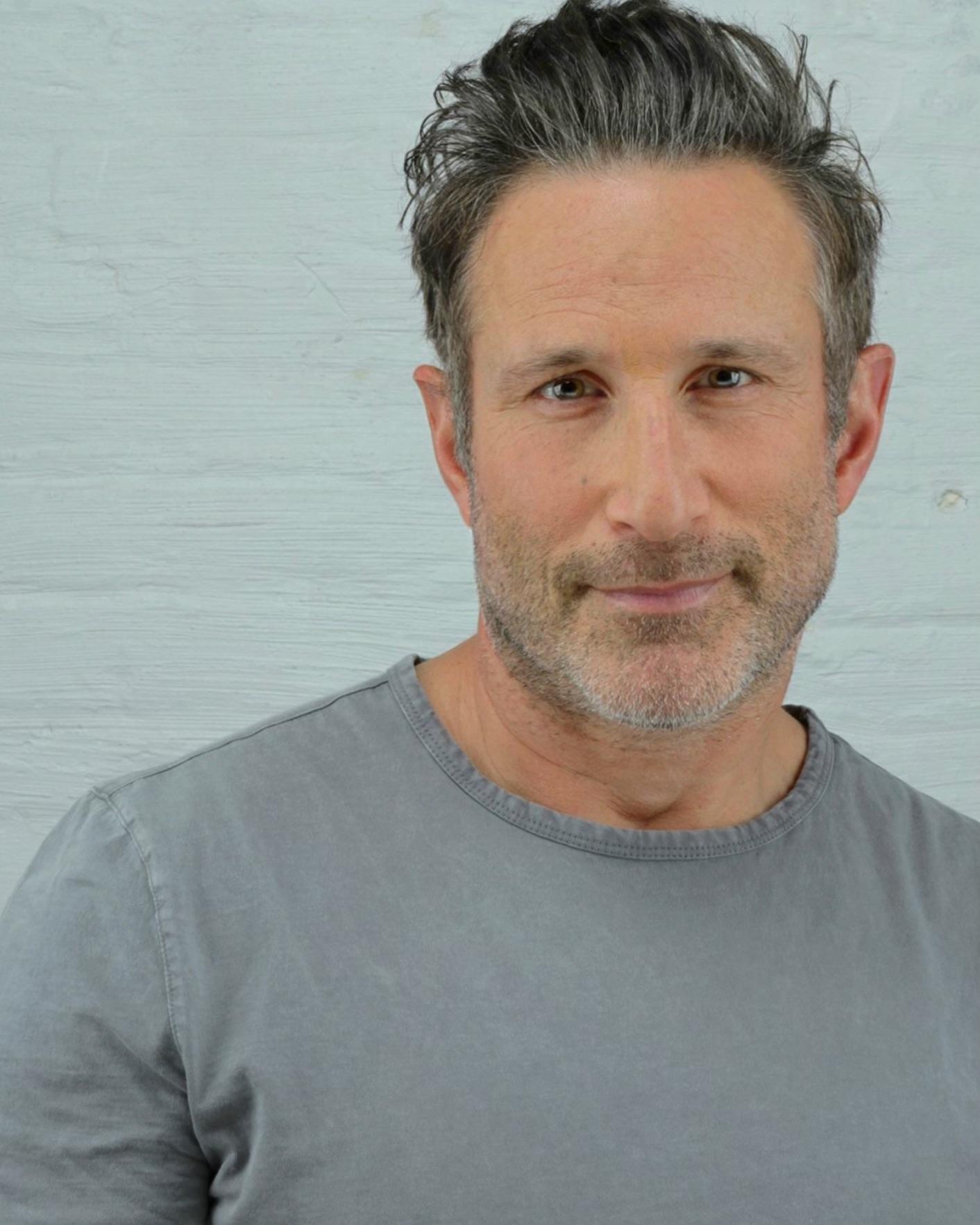 actor Pete Postiglione large photo