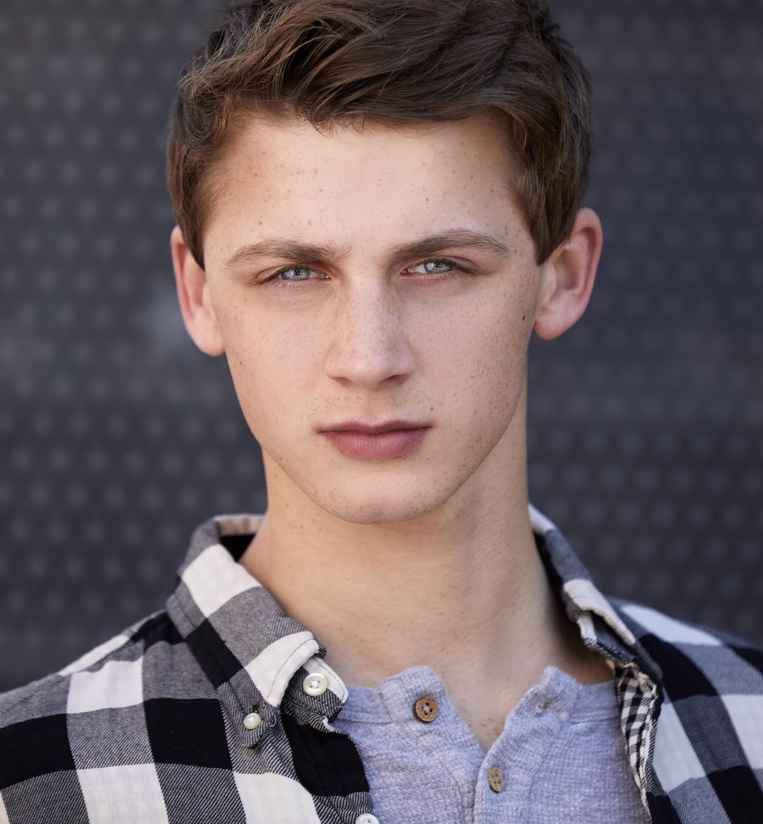 actor Brady Gentry large photo