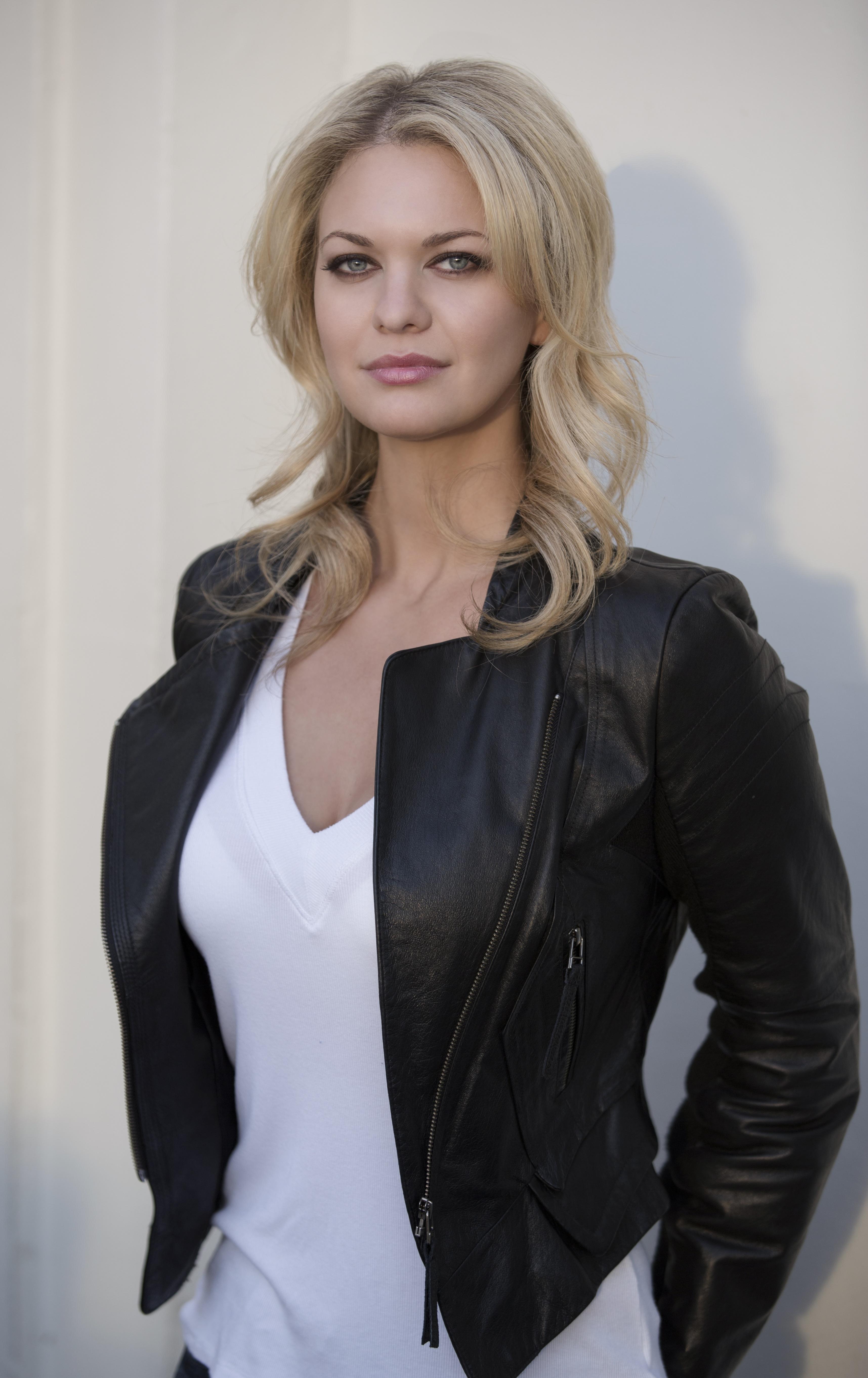 actor Angeline-Rose Troy large photo