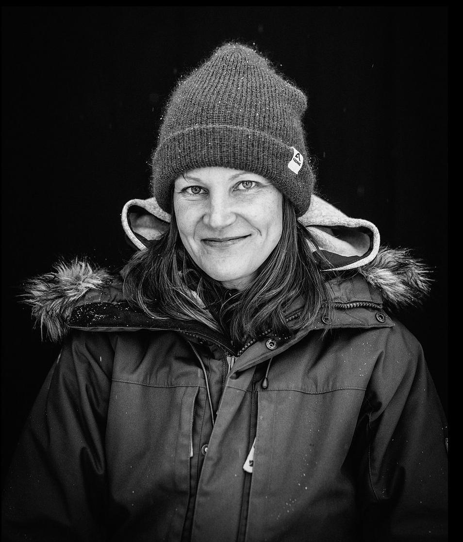 actor Elina Manninen large photo