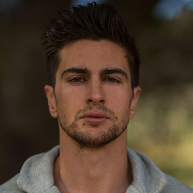 actor Lee Kholafai large photo