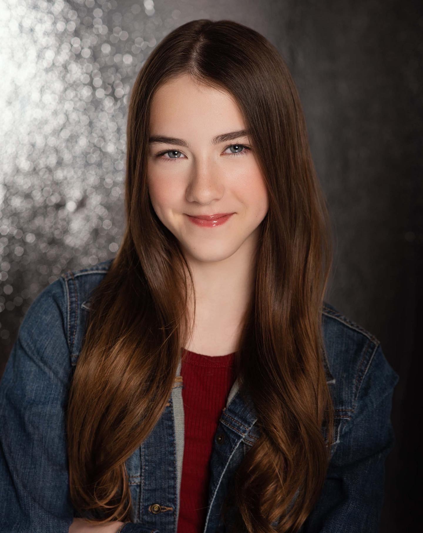 actor Jordyn Gillis large photo