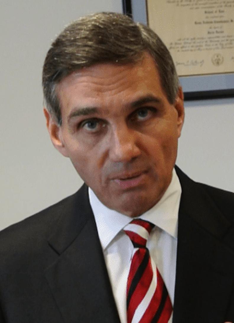 actor Leon Cannizzaro large photo