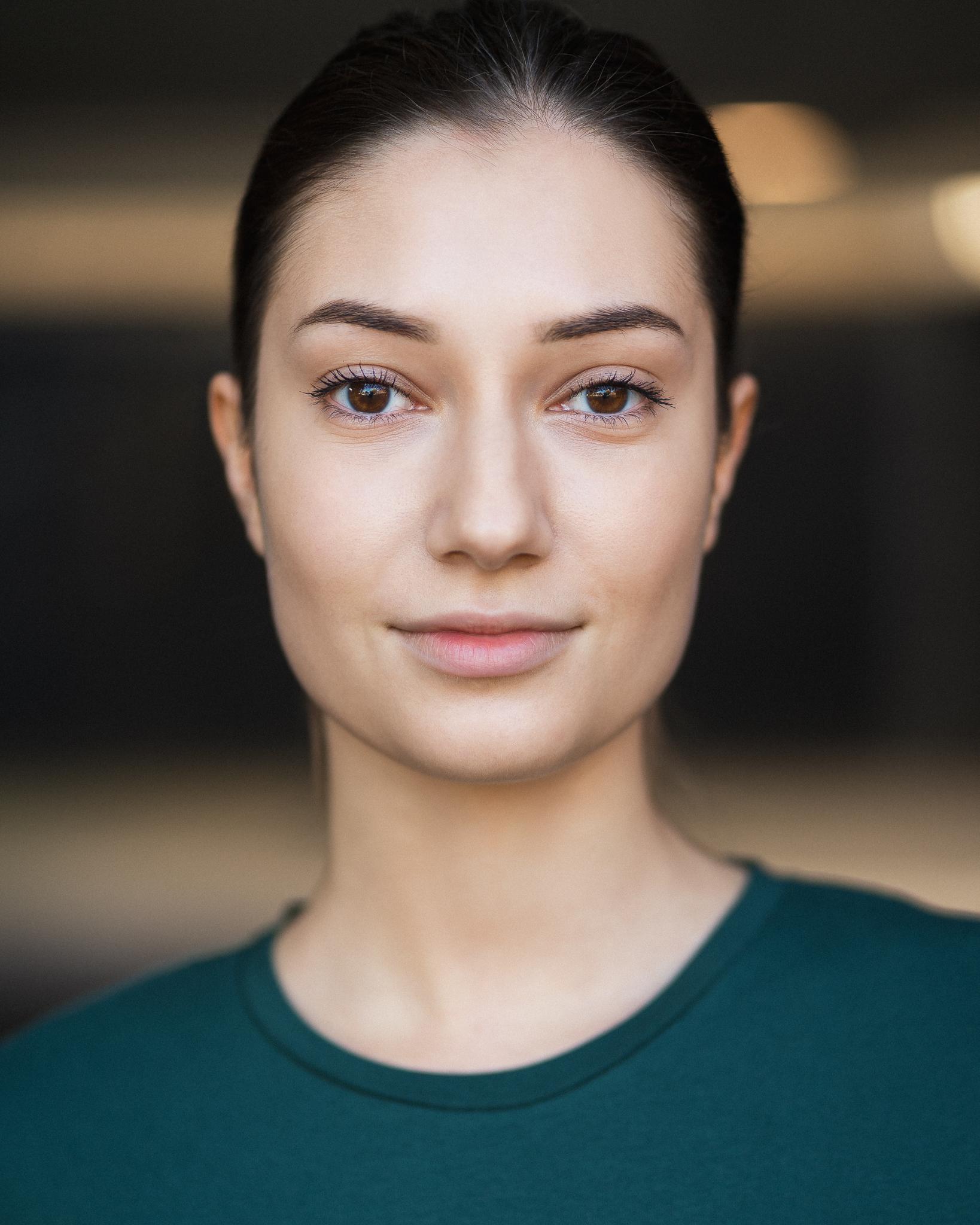 actor Alba Amira large photo