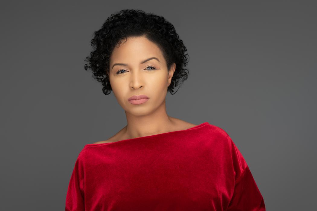 actor L. Marie Denwood large photo