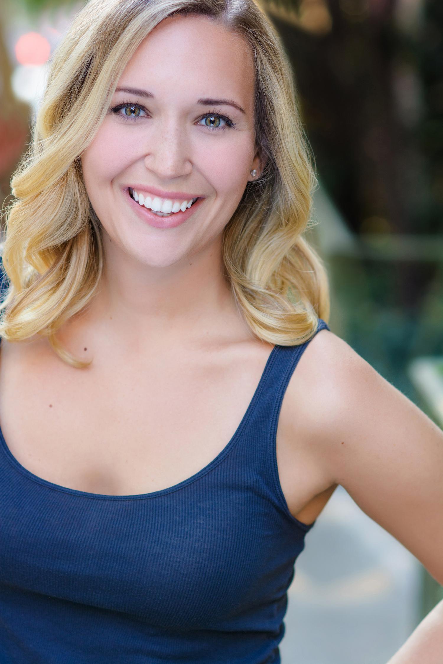 actor Chloe Elizabeth Lewis large photo