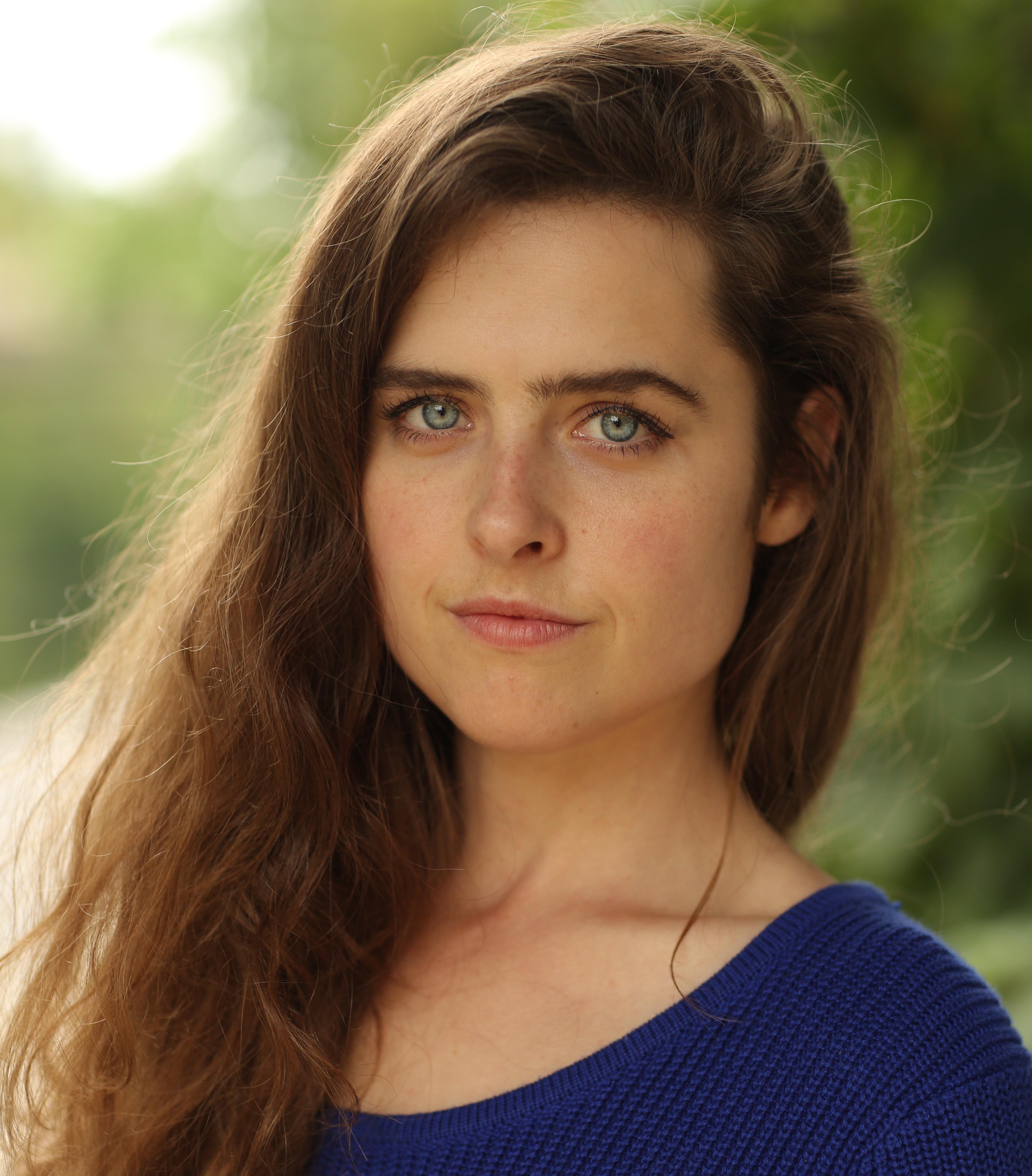 actor Ellie Turner large photo