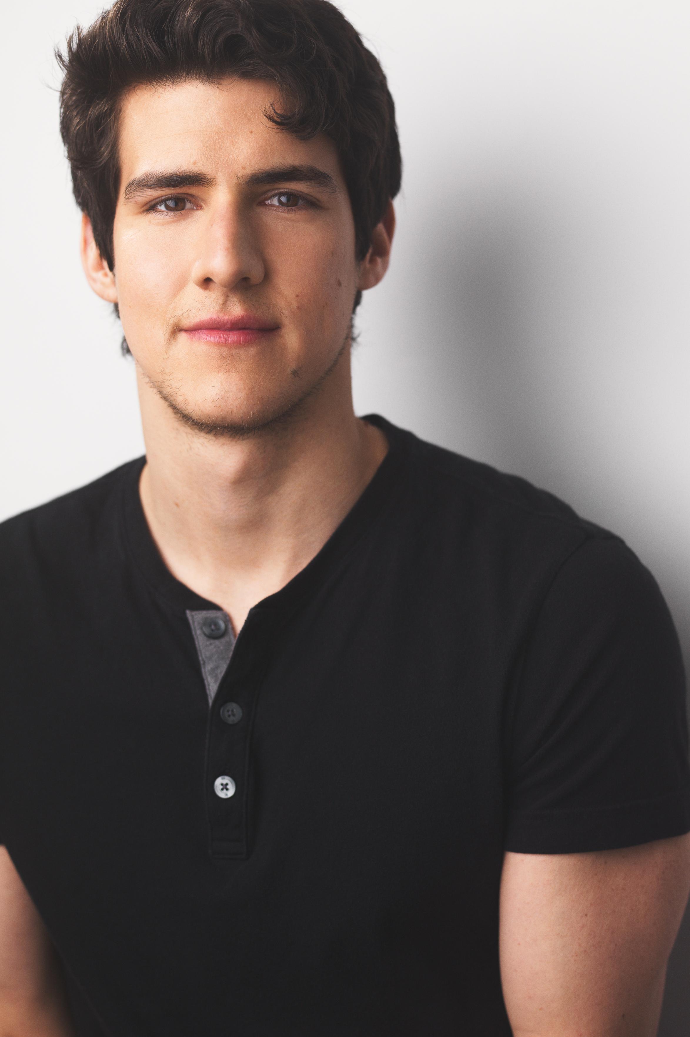 actor Daniel G. Arana large photo