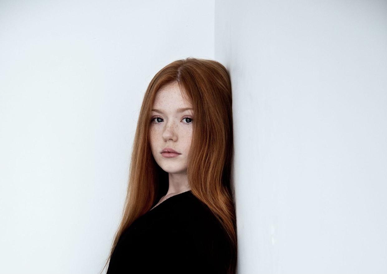 actor Layla Burns large photo