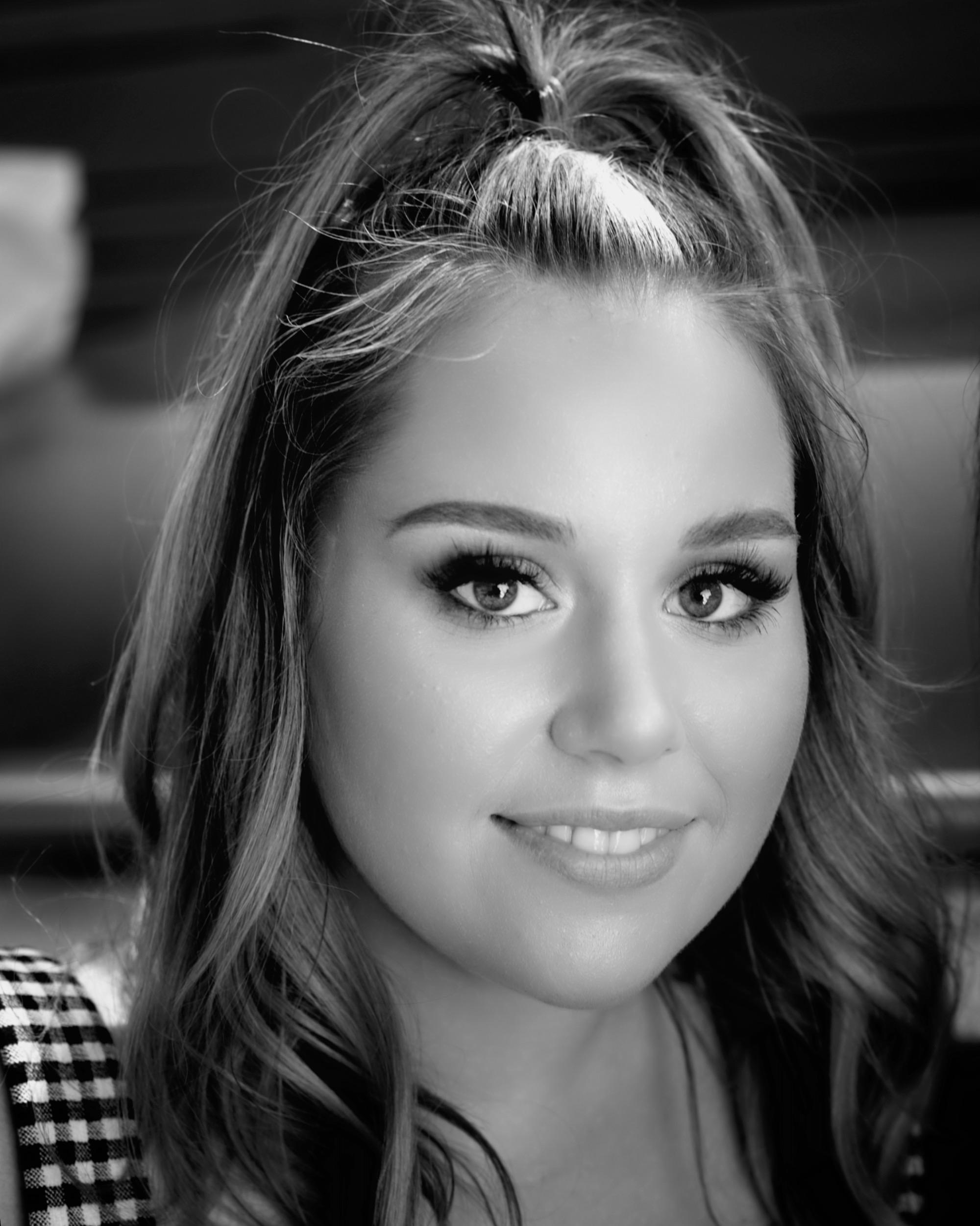 actor Malorie O'Neill large photo