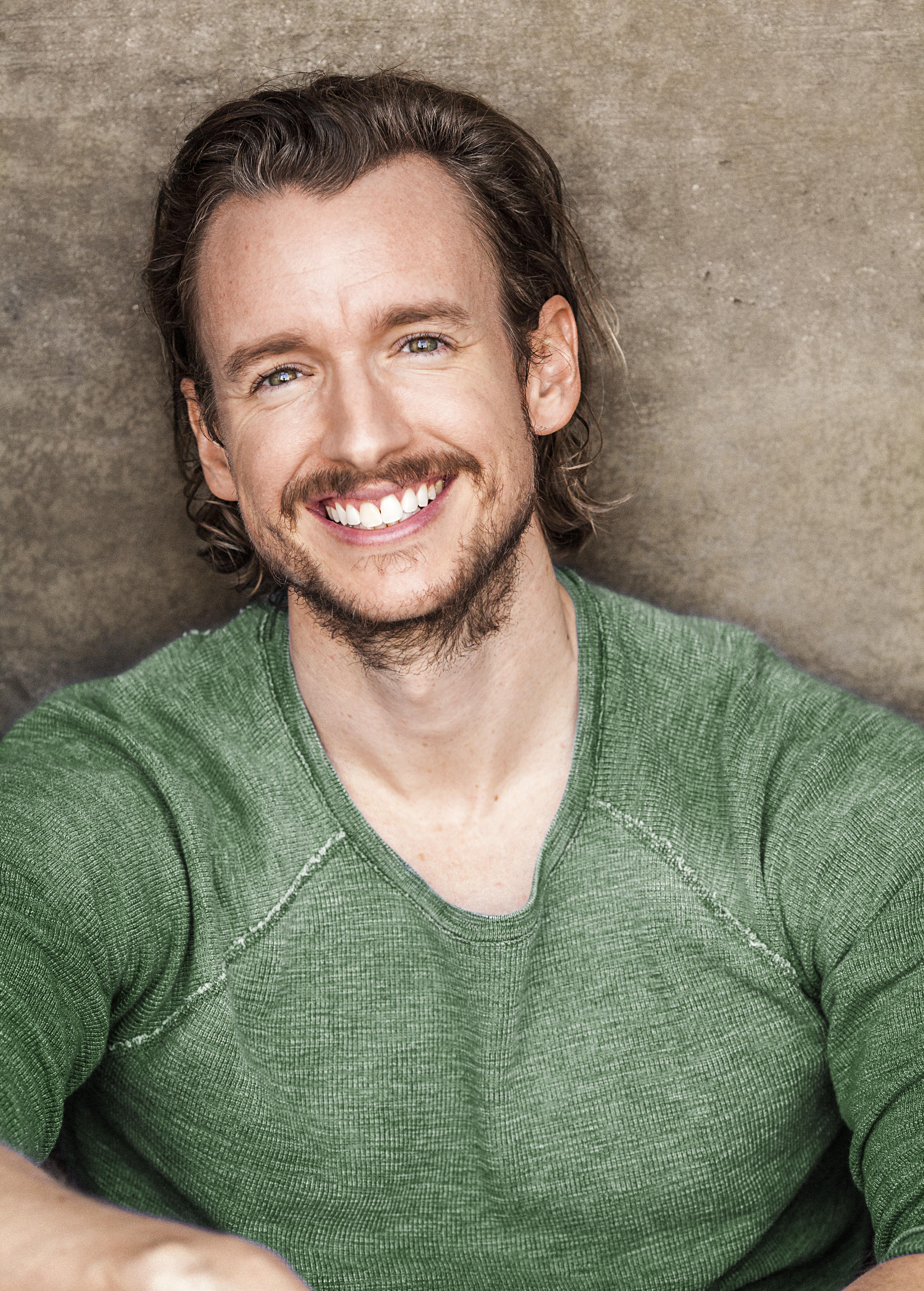 actor Kelly Marcus large photo