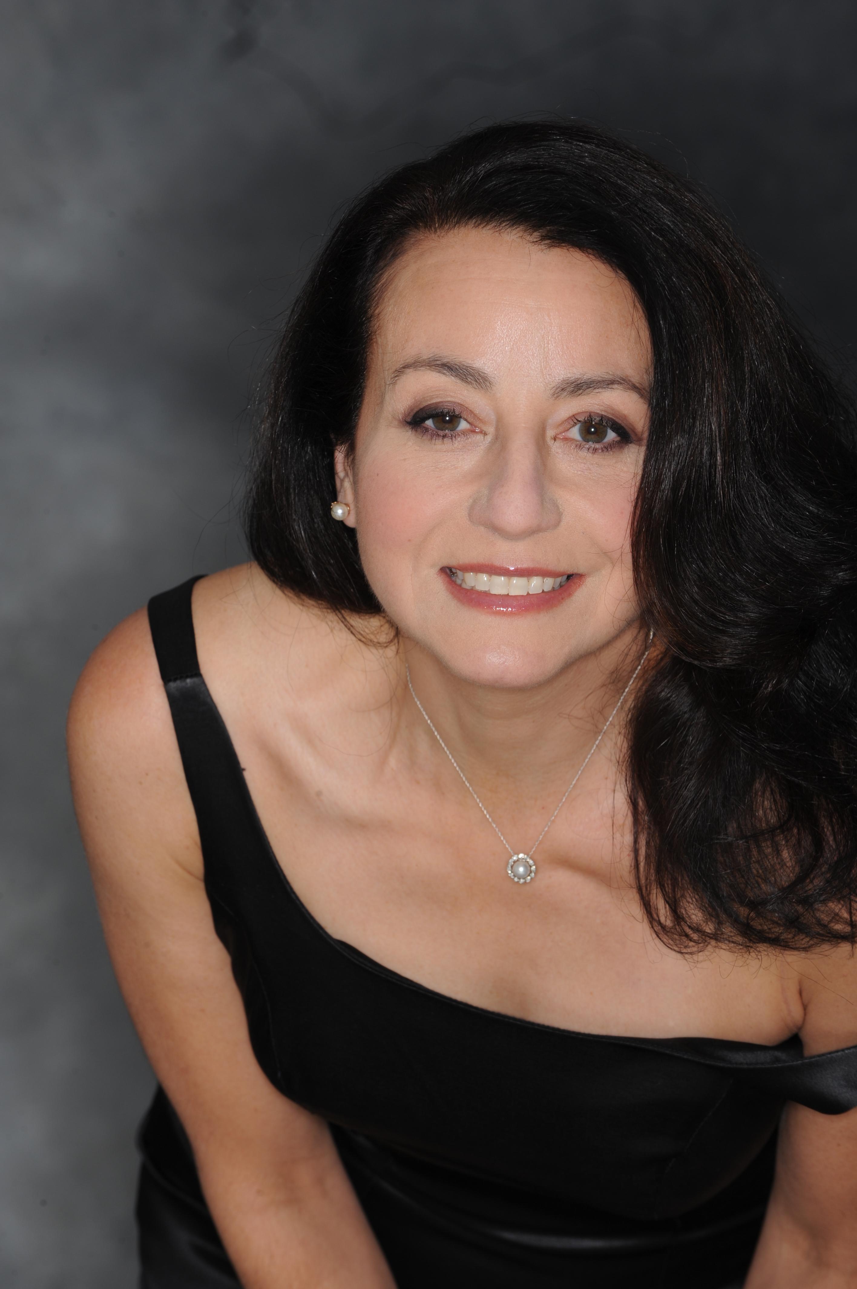 actor Linda Kutrubes large photo