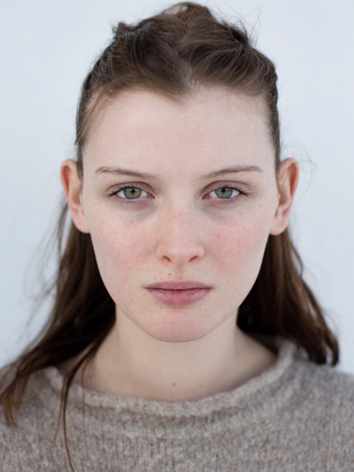 actor Álfrún Laufeyjardóttir large photo