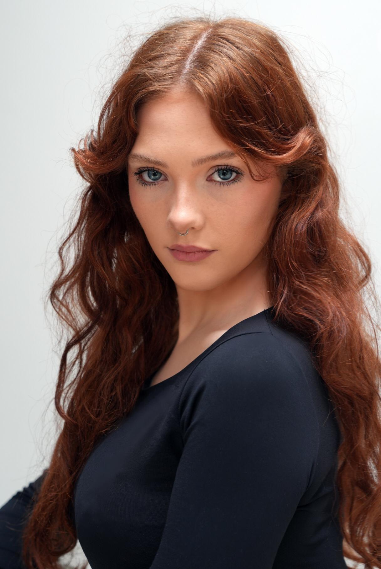 actor Zena Donnelly large photo