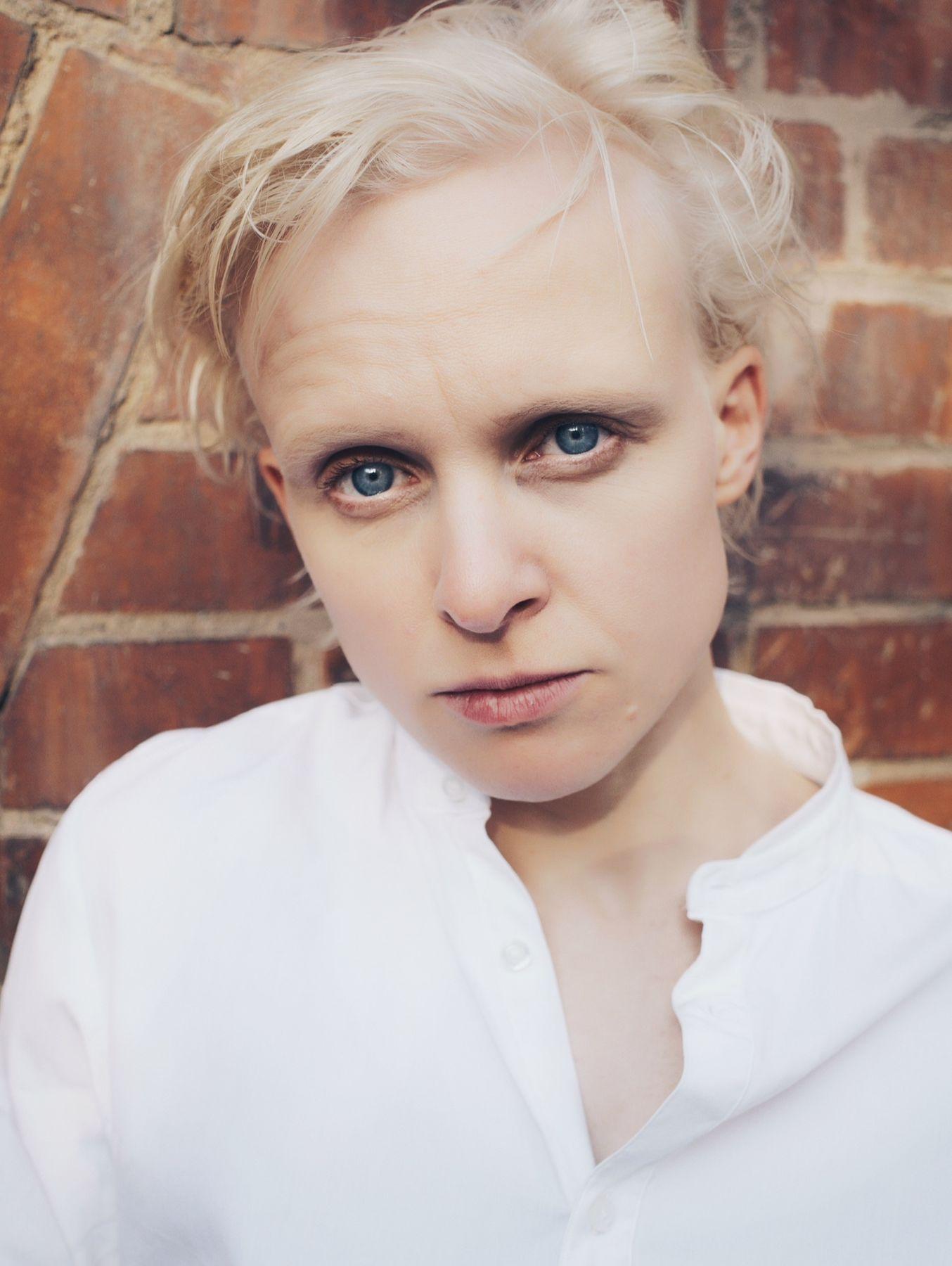 actor Anne Müller large photo