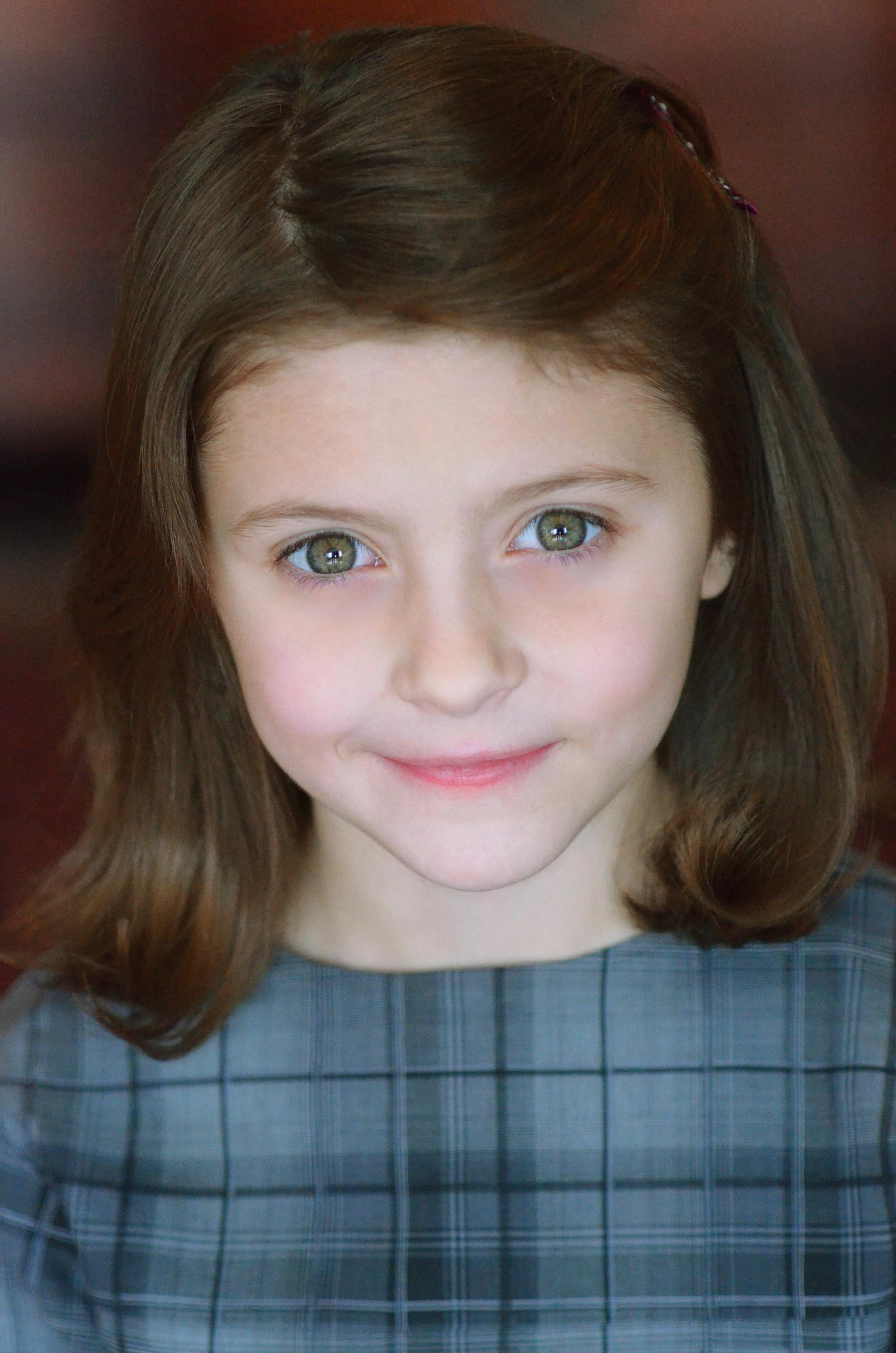 actor Olivia Bond large photo