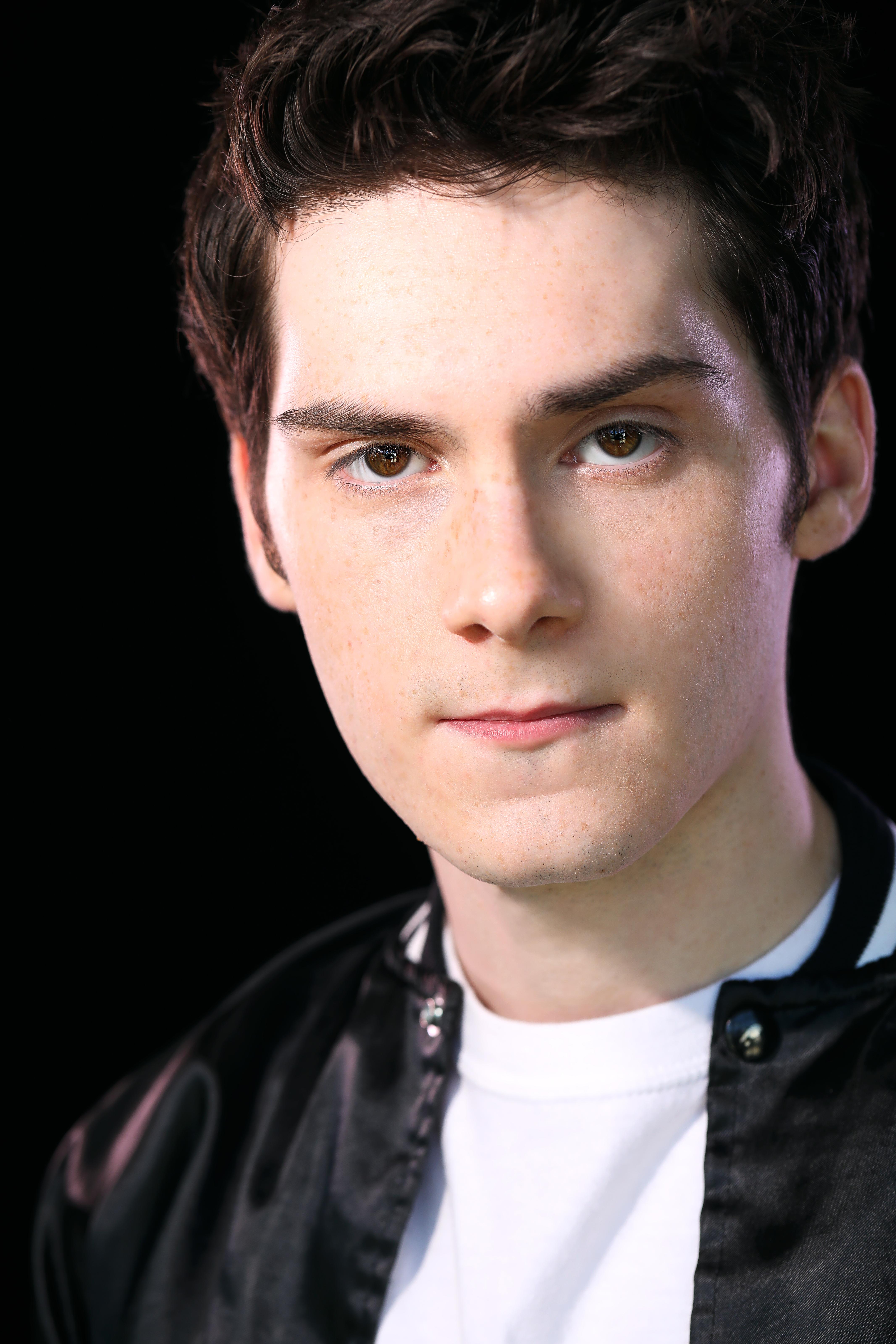 actor William Leon large photo