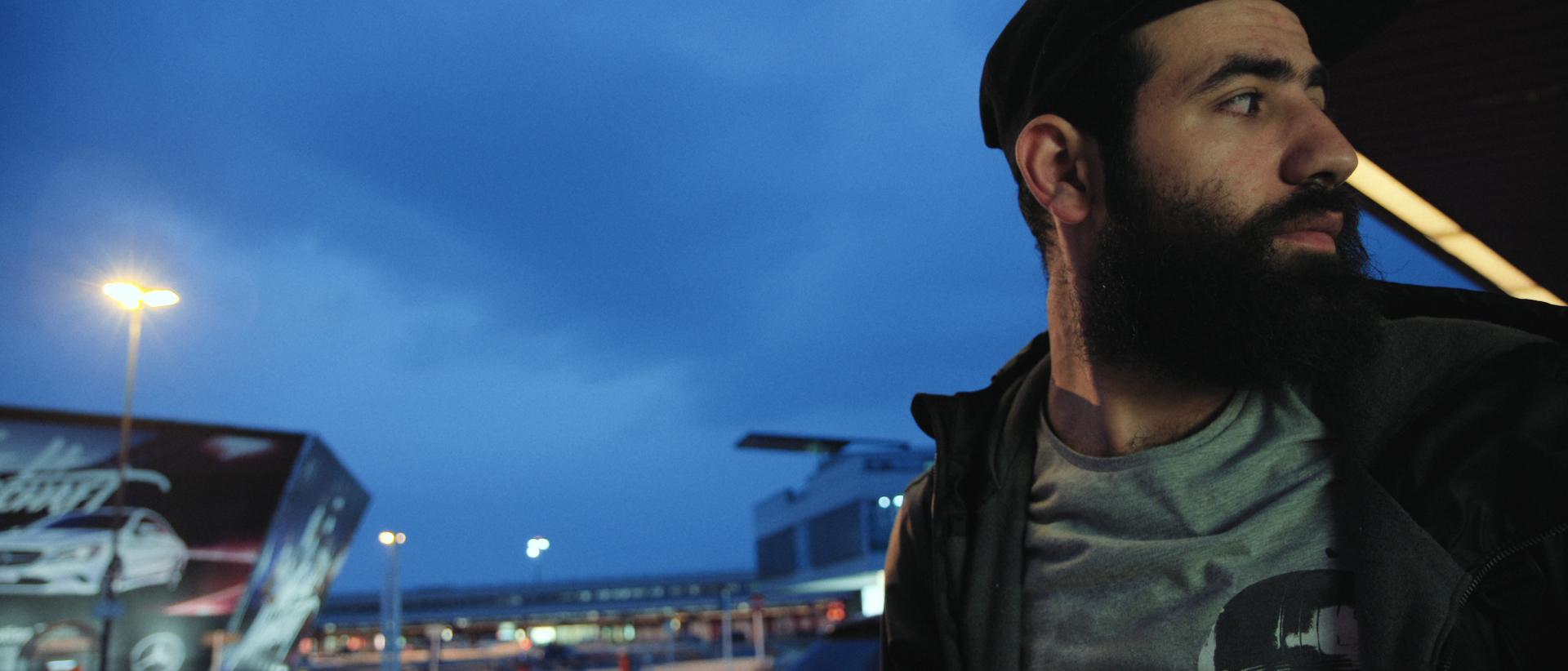 actor Abdelaziz Alhamza large photo