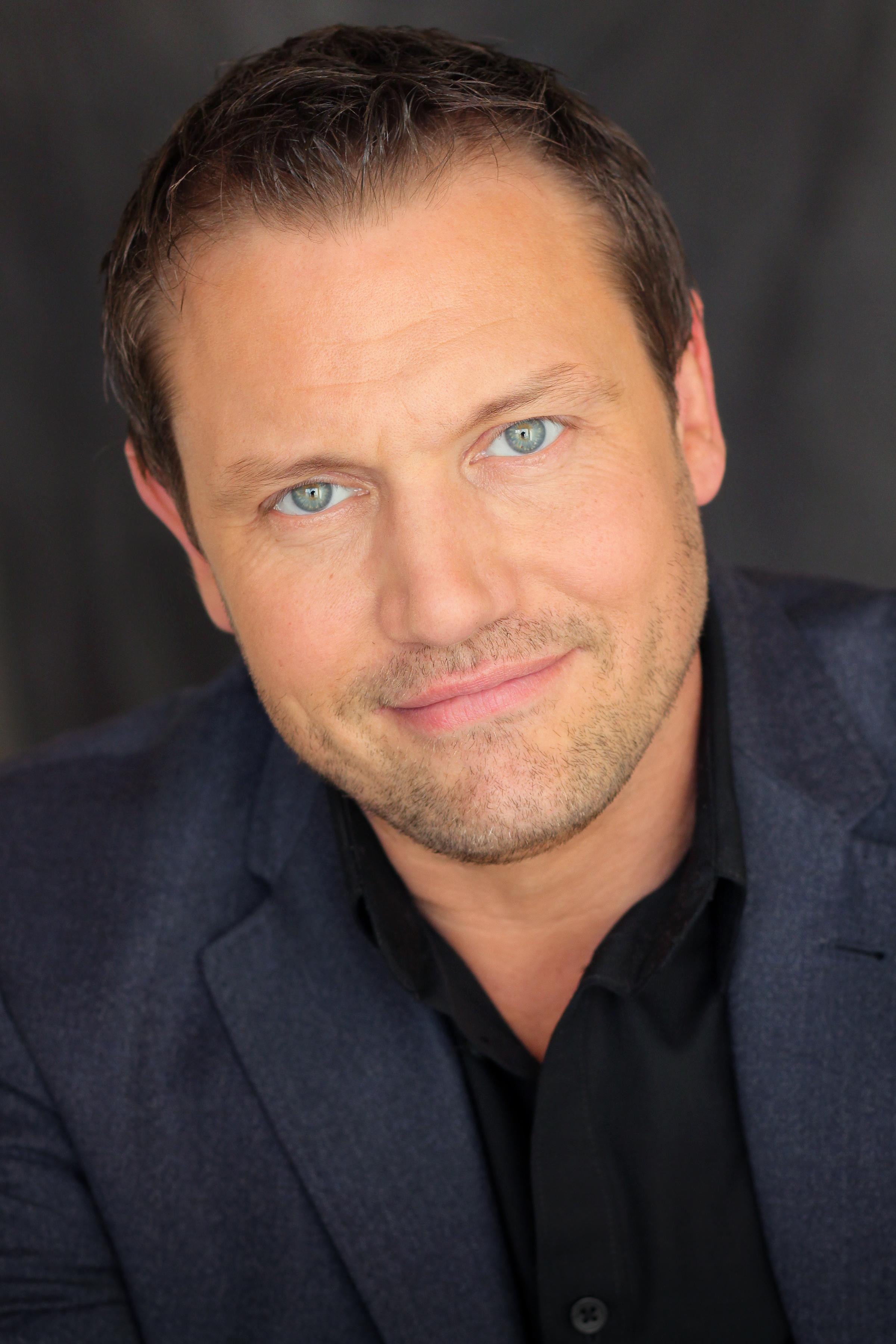 actor Cole Parker large photo