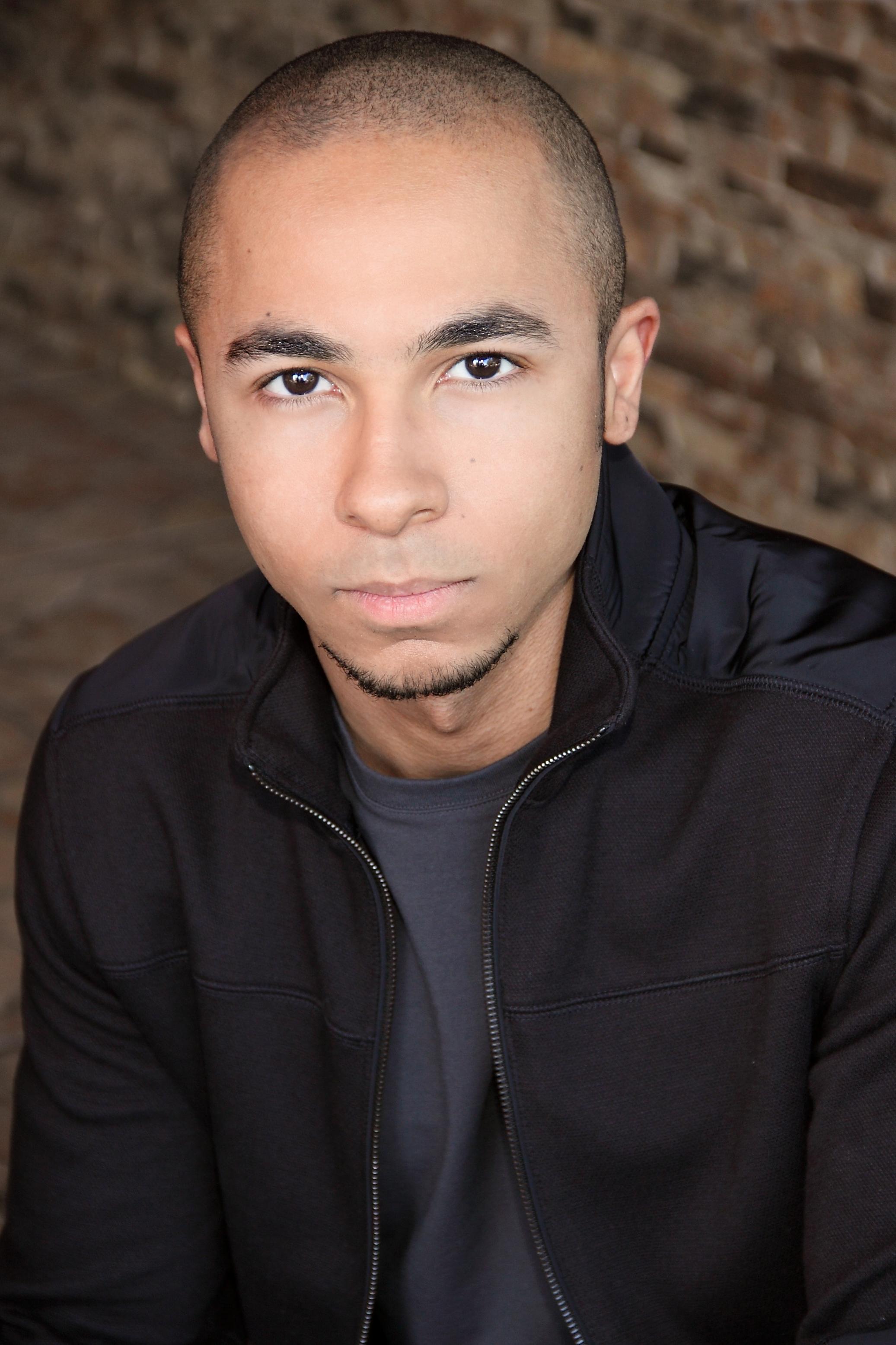 actor Darien Johnson large photo