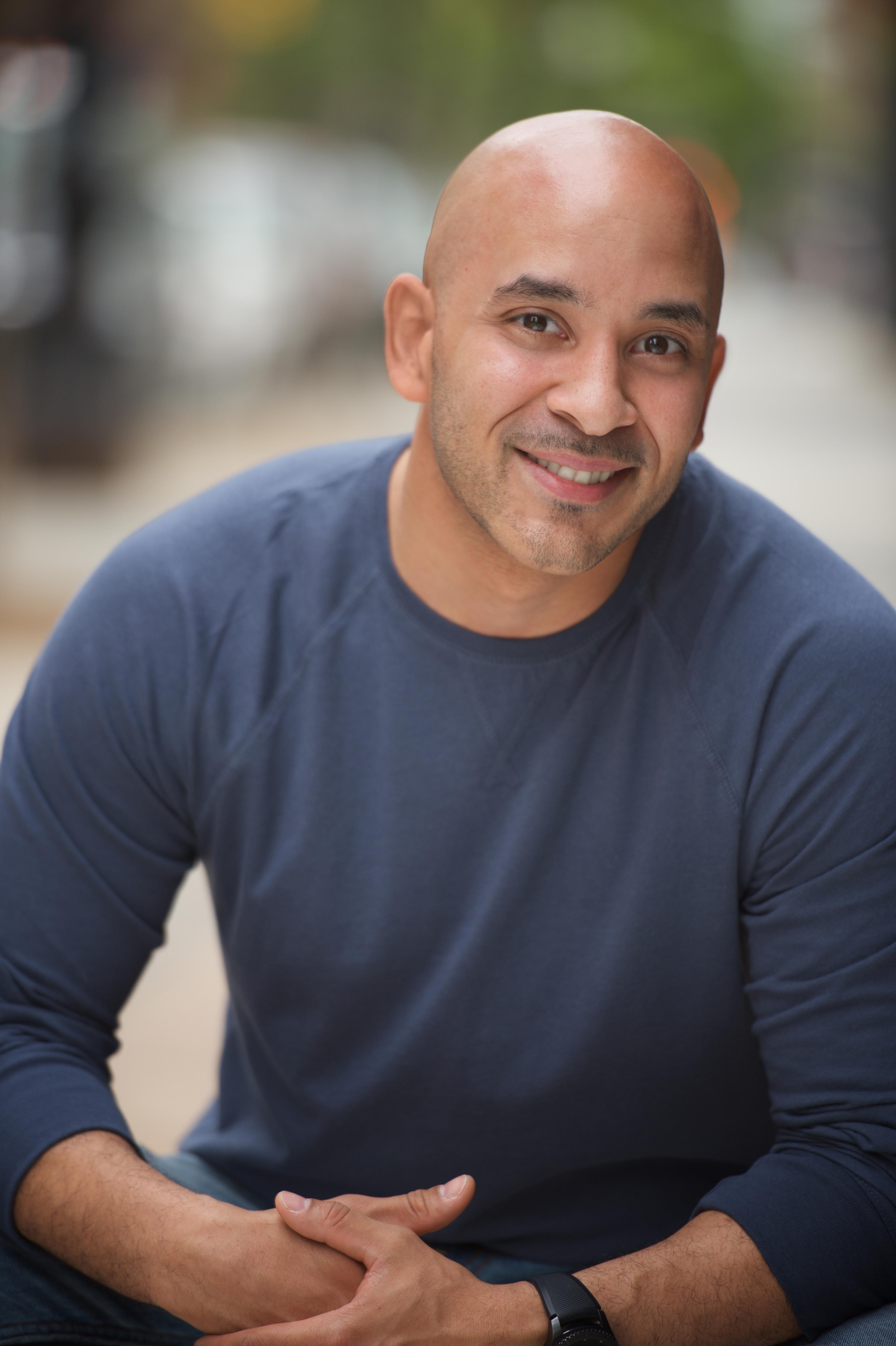 actor Victor Almanzar large photo