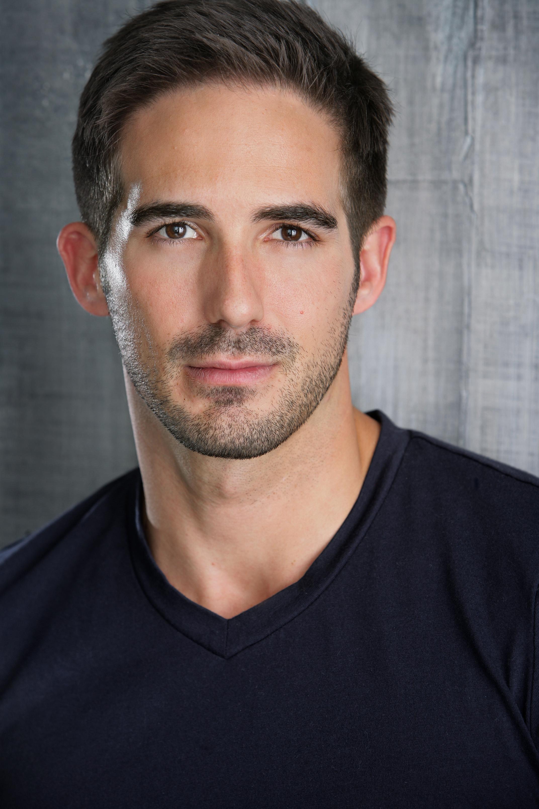 actor Max Bunzel large photo