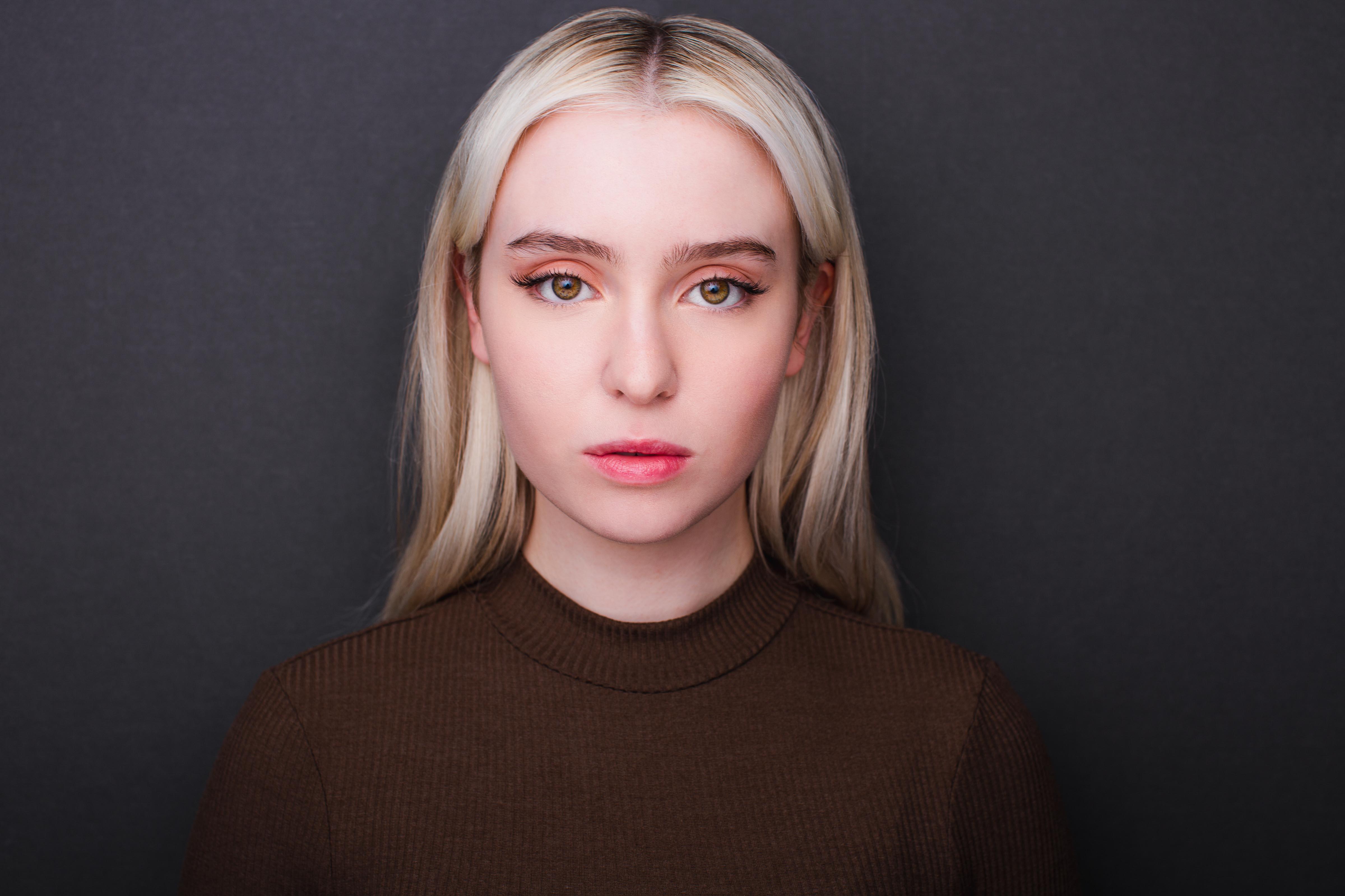 actor Annabelle Zasowski large photo