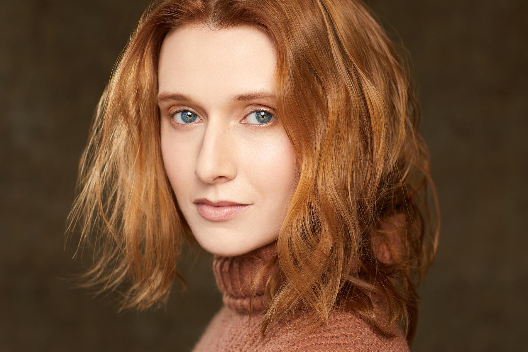 actor Nicole Tompkins large photo