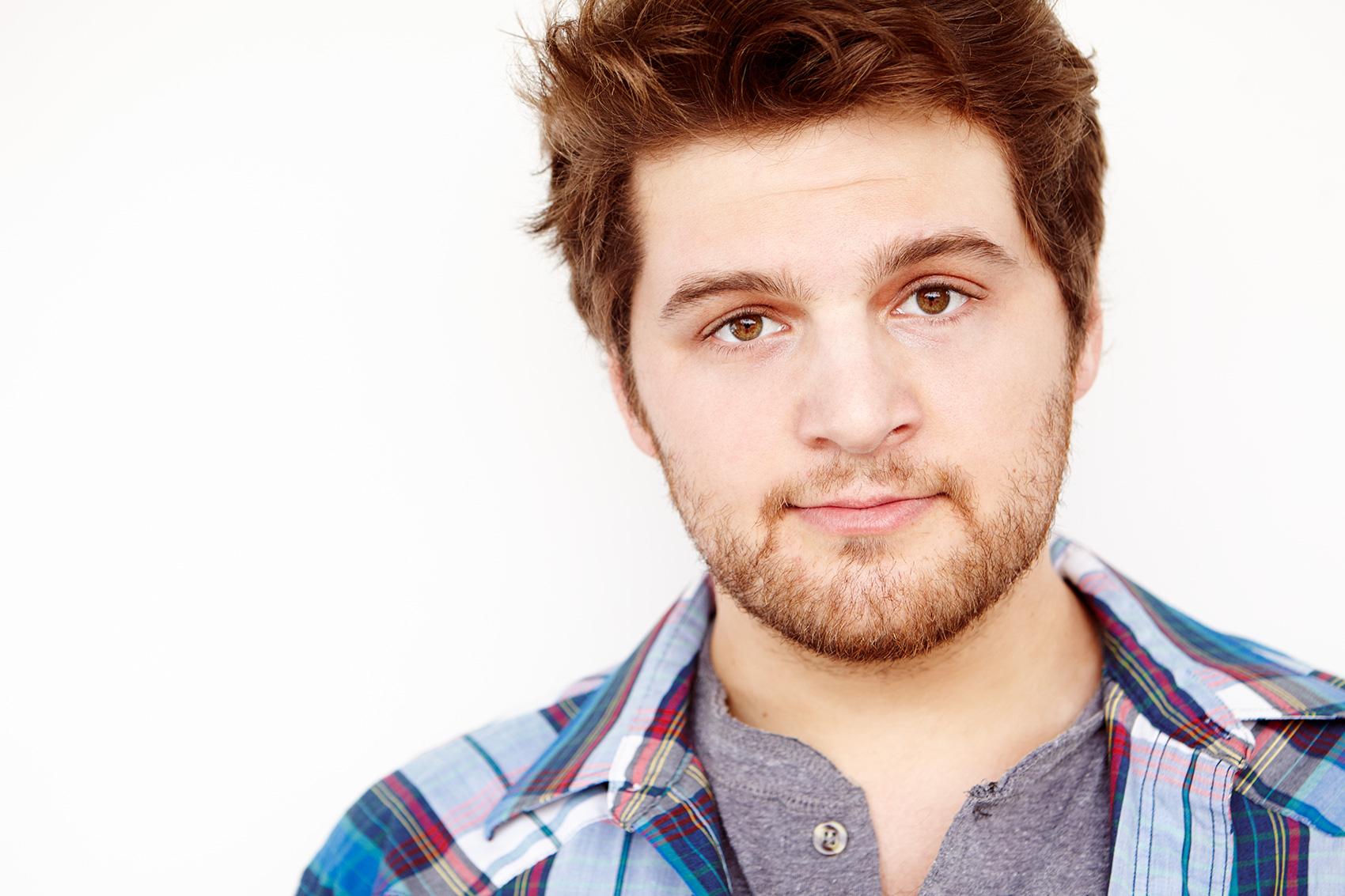 actor Maxwell Loeb large photo