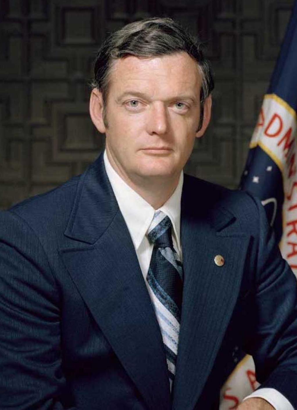 actor Glynn Lunney large photo