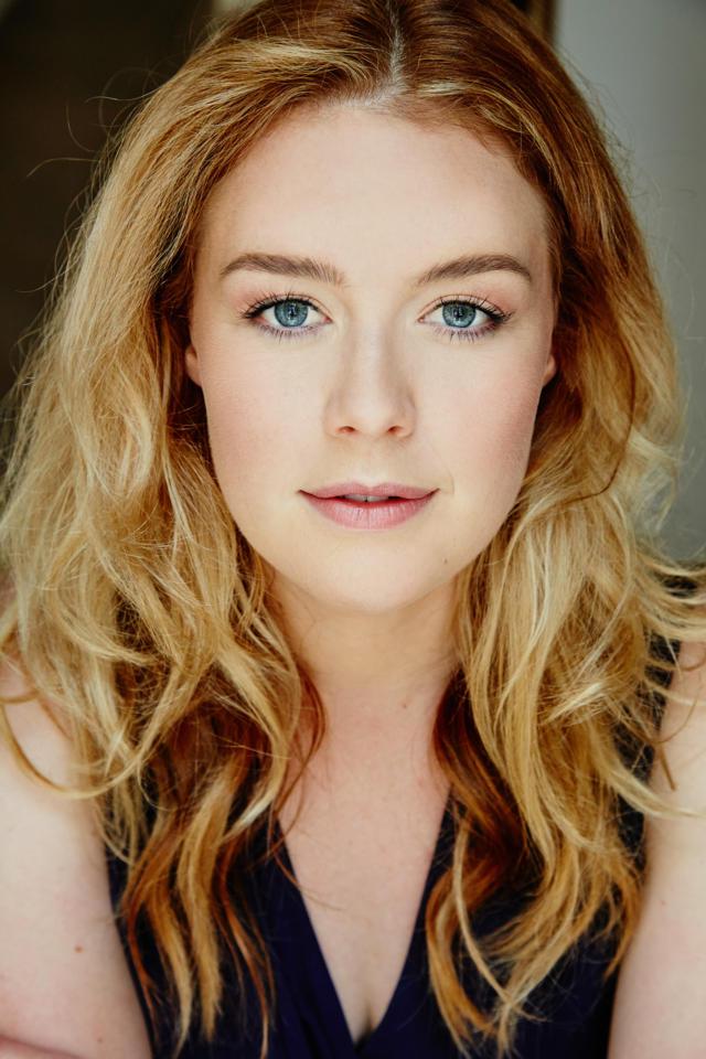 actor Nikki Shiels large photo