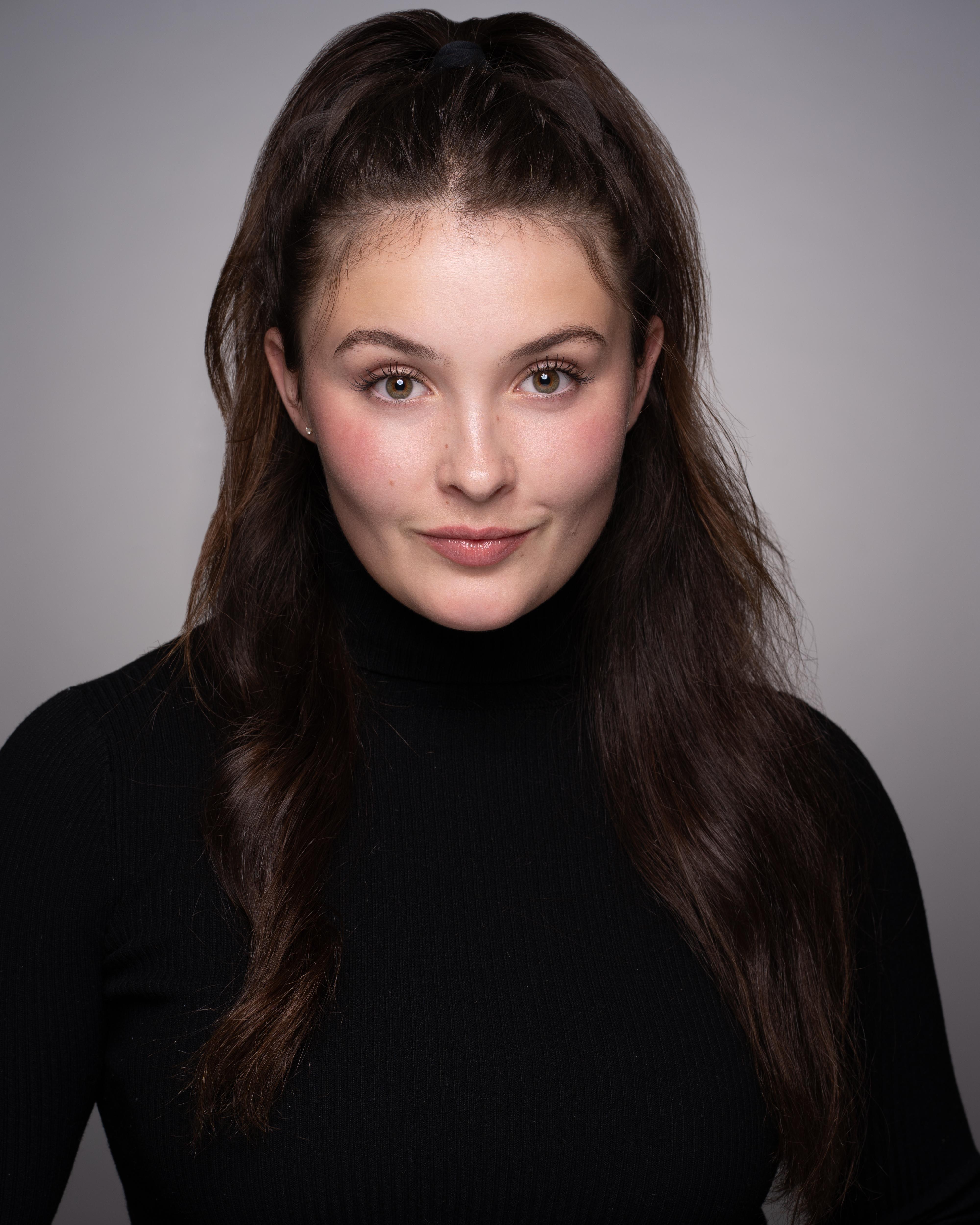 actor Bailee Michelle Johnson large photo