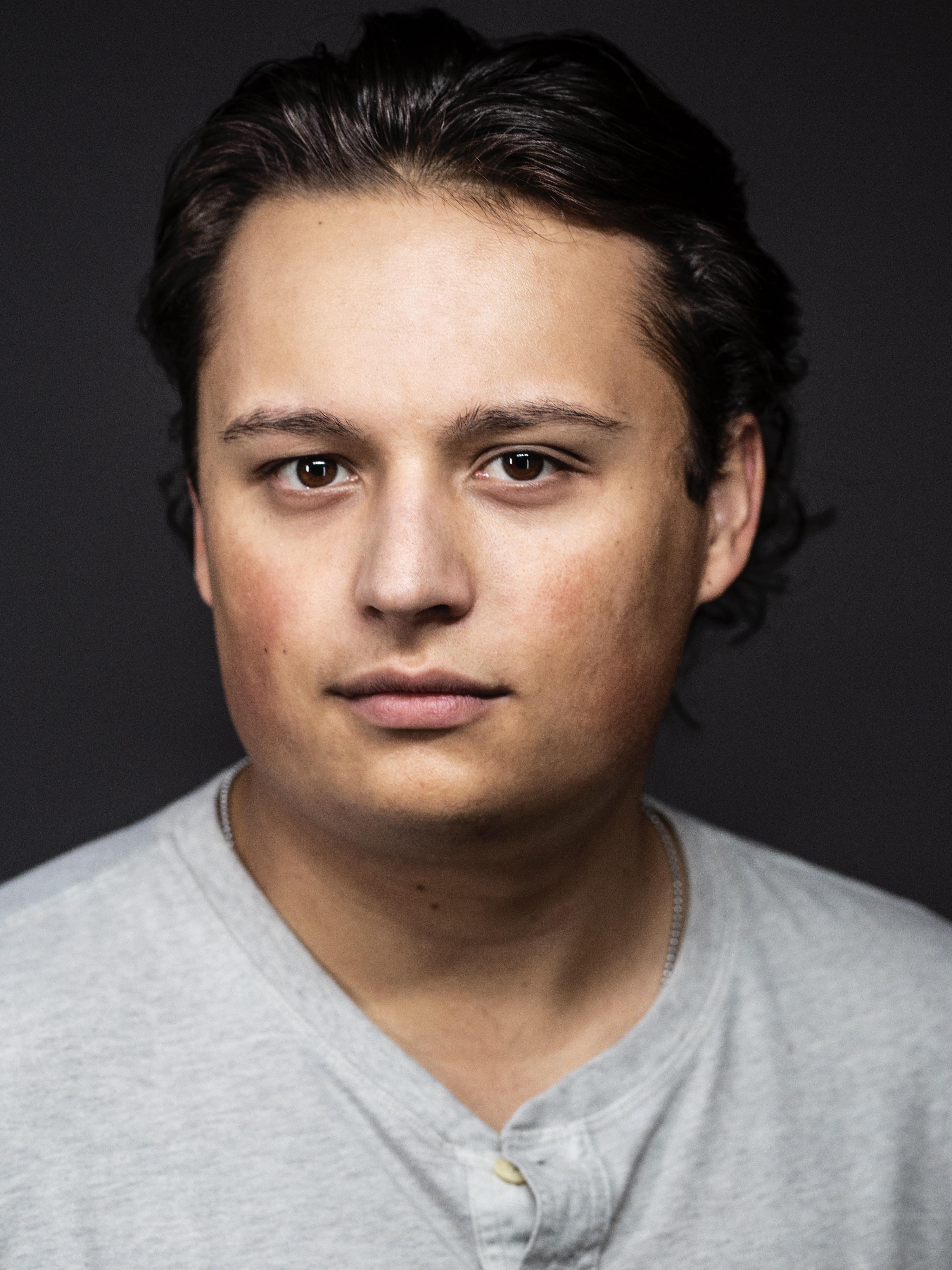 actor Brett Hallick large photo