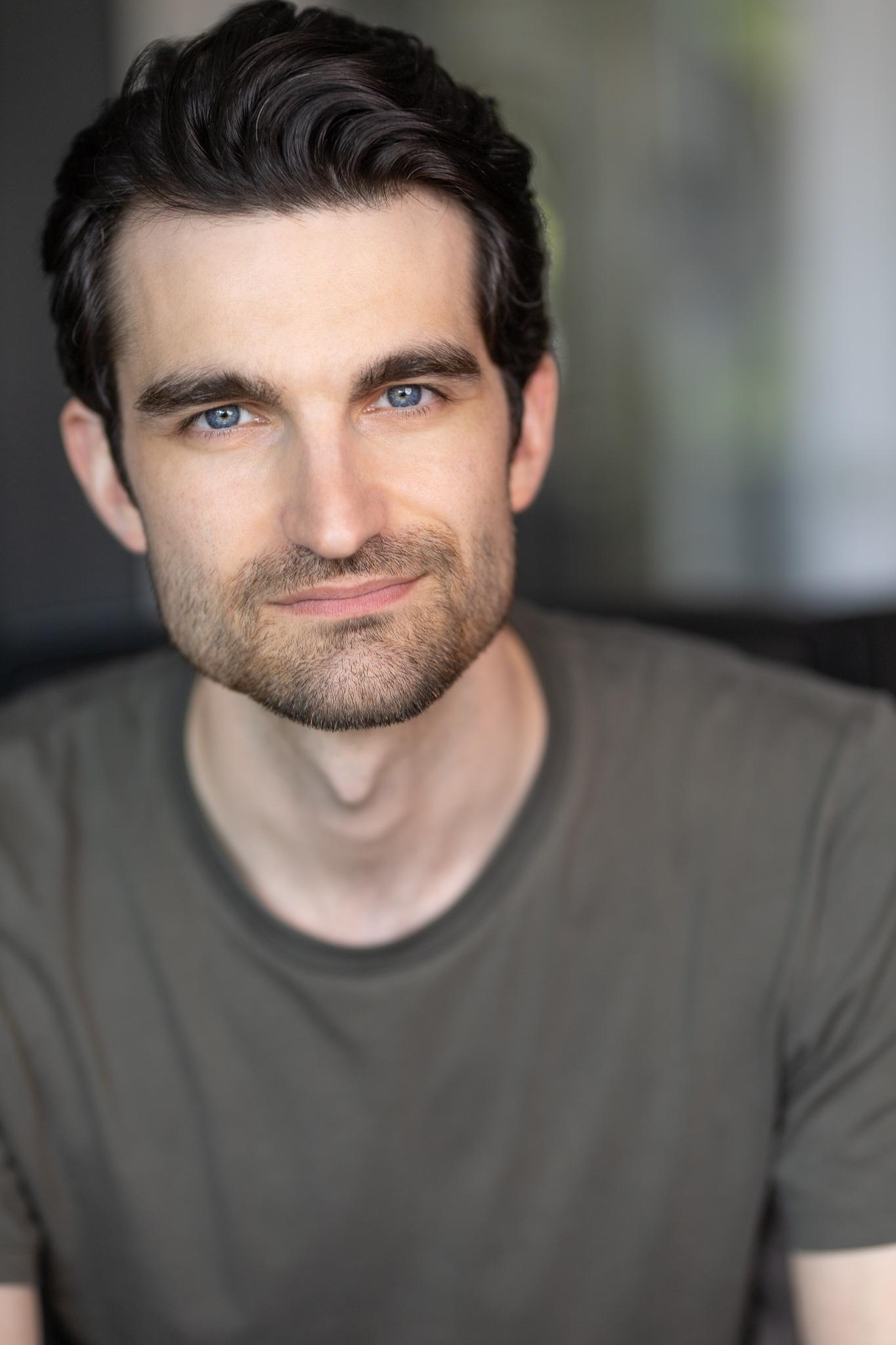 actor Alex Rose large photo